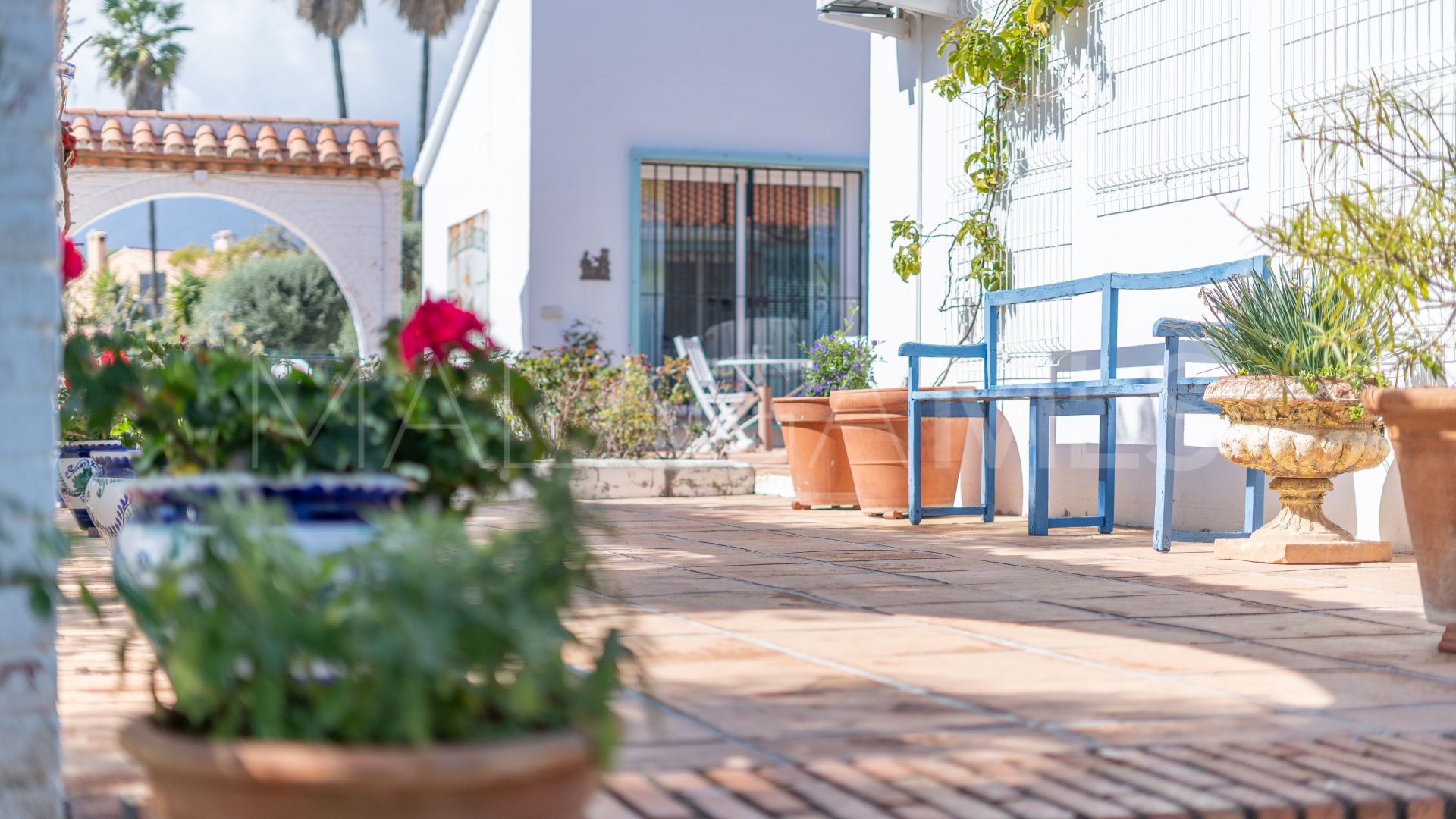 Villa for sale in Estepona