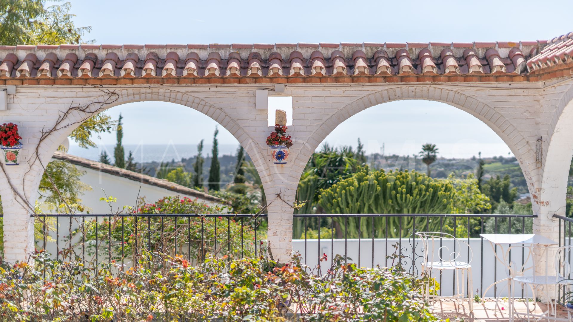 Villa for sale in Estepona