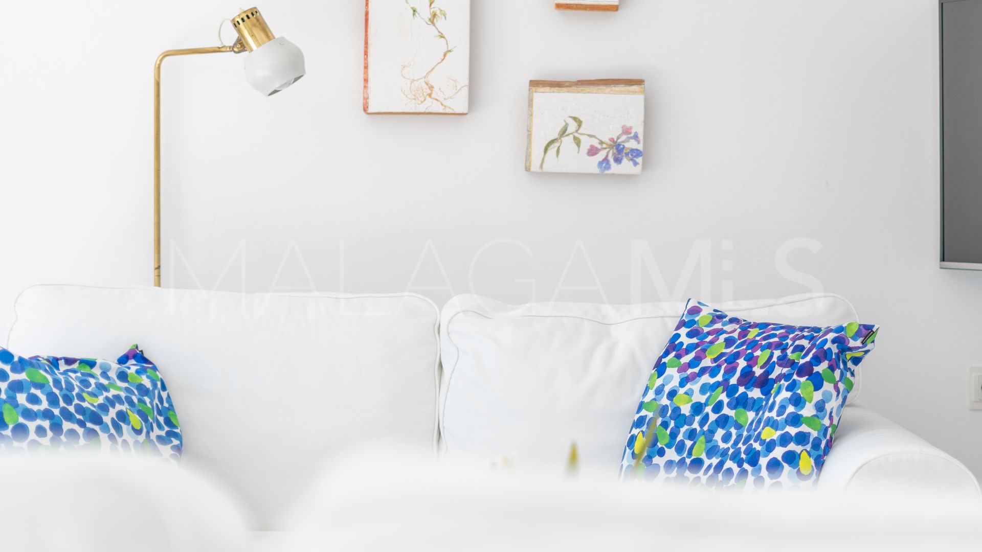 Villa for sale in Estepona