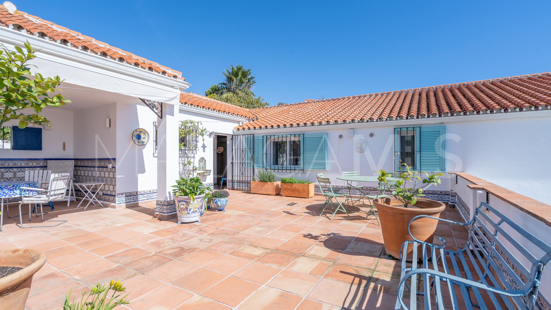 Villa for sale in Estepona