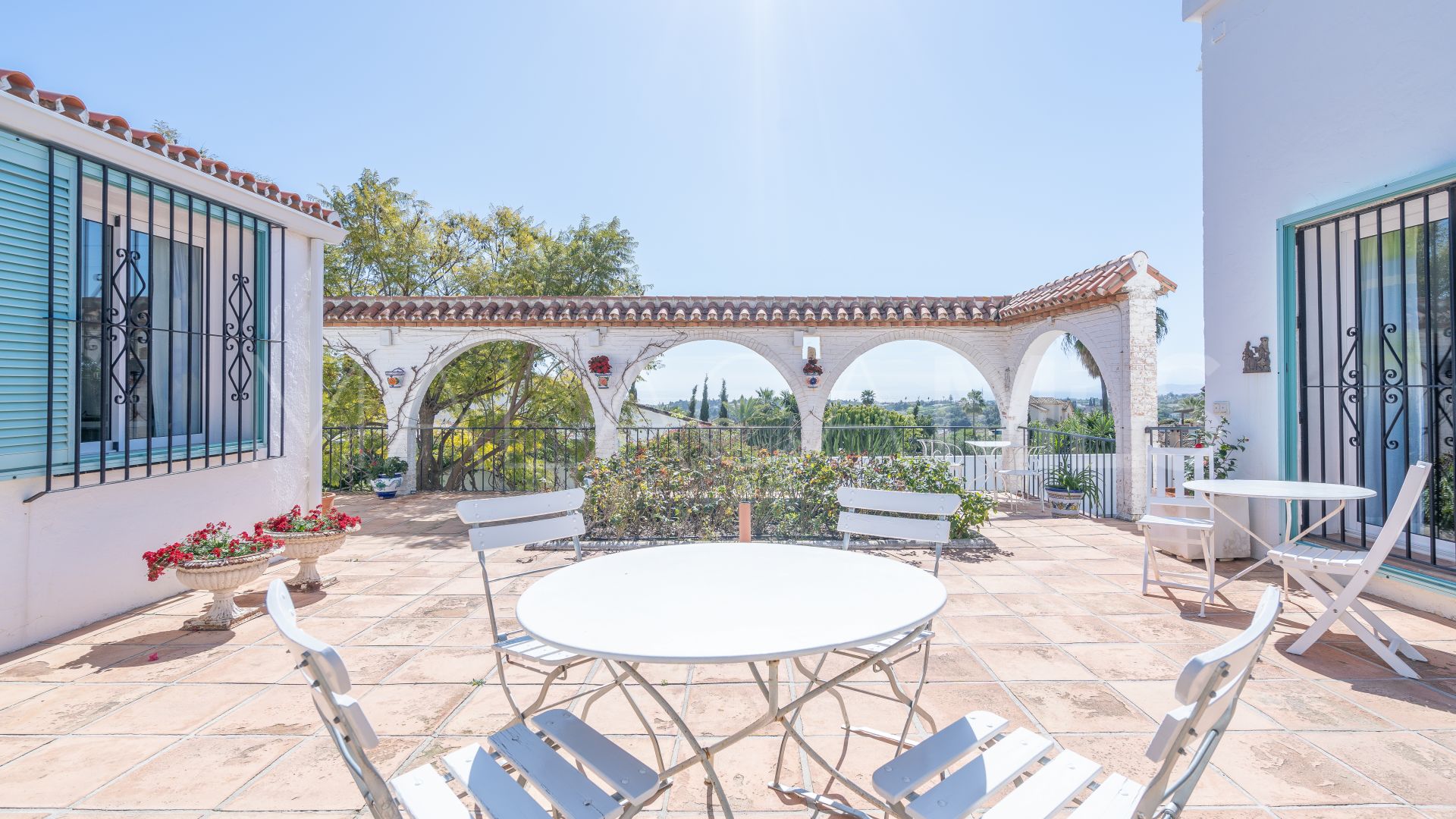 Villa for sale in Estepona