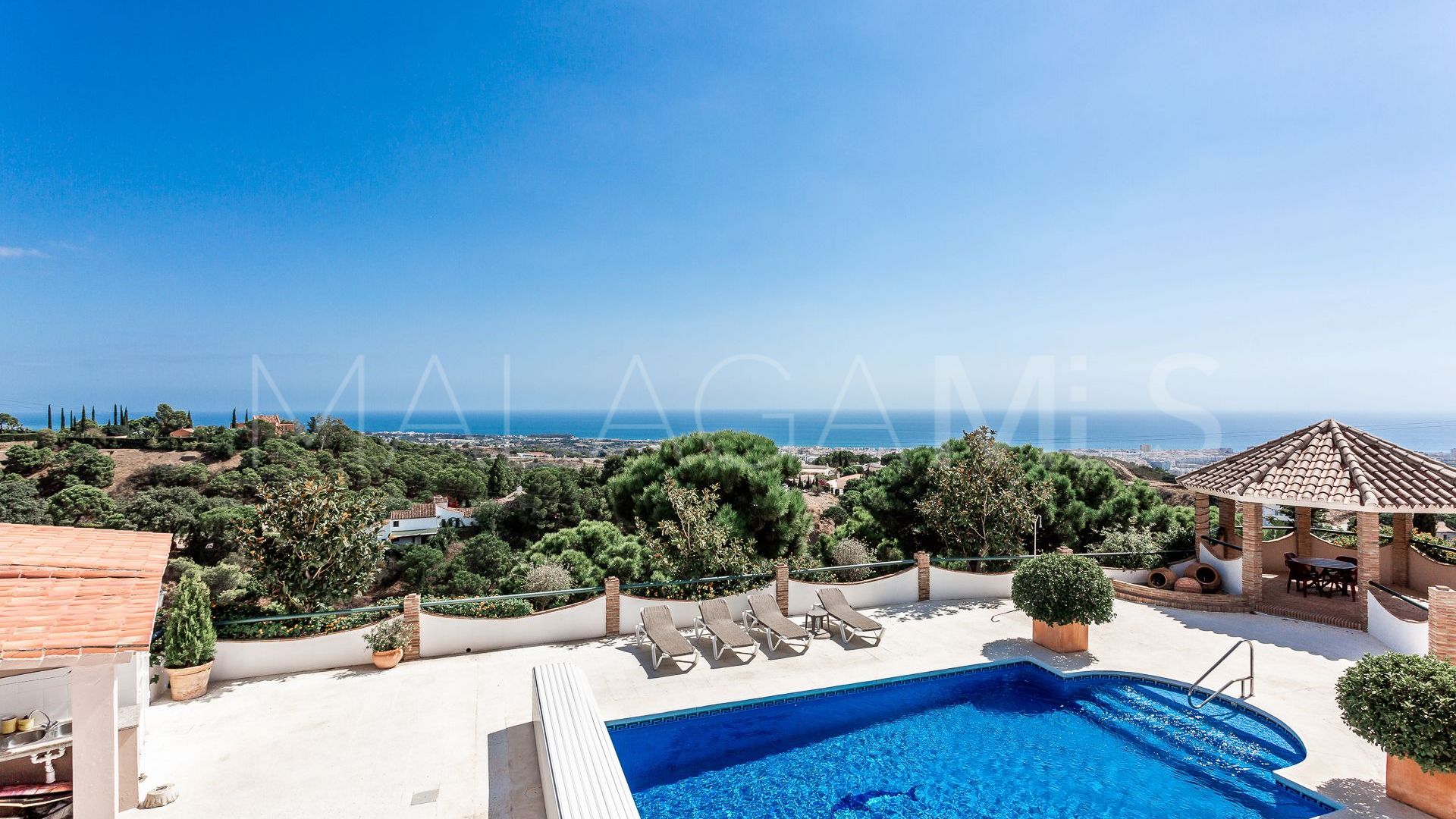 Villa for sale in Altos de Estepona