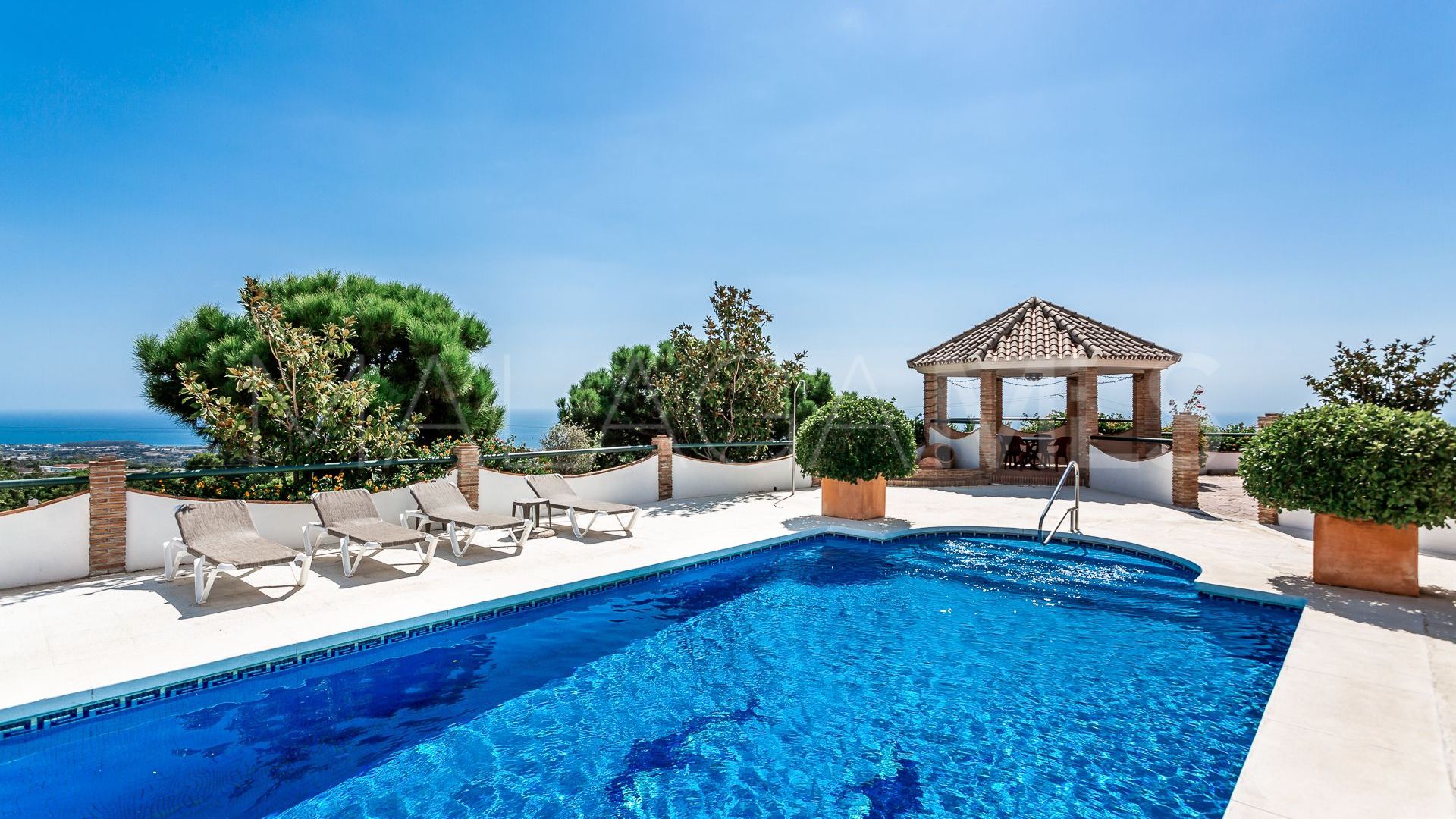 Villa for sale in Altos de Estepona