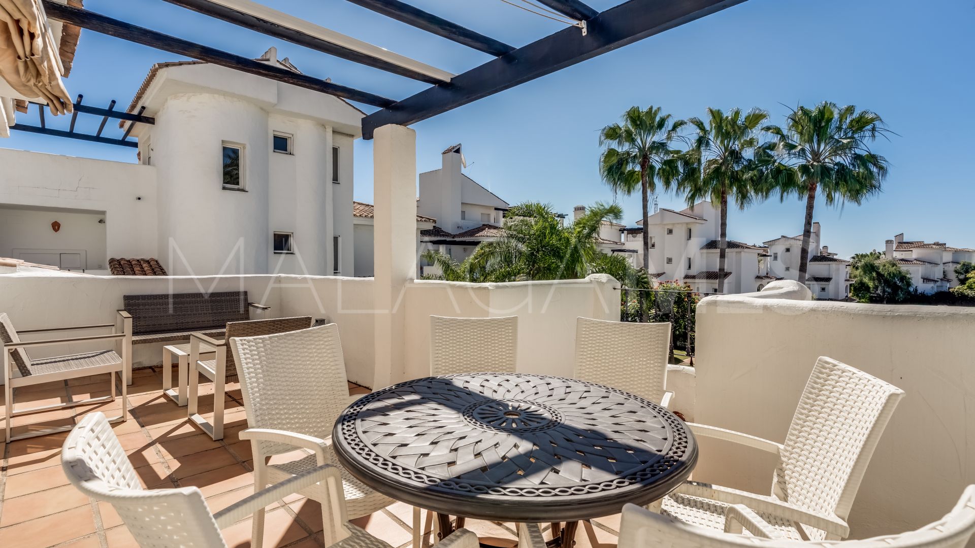 Duplex penthouse for sale in Los Naranjos de Marbella with 3 bedrooms