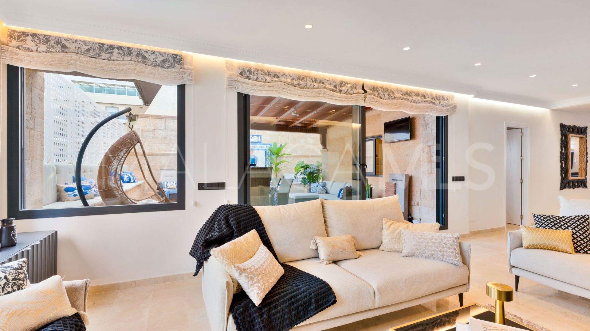 3 bedrooms penthouse for sale in Marbella Centro