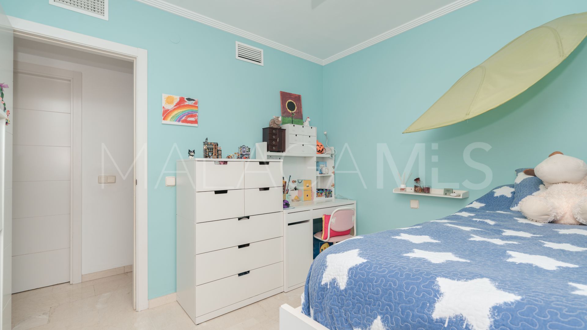 3 bedrooms apartment in Estepona Town for sale