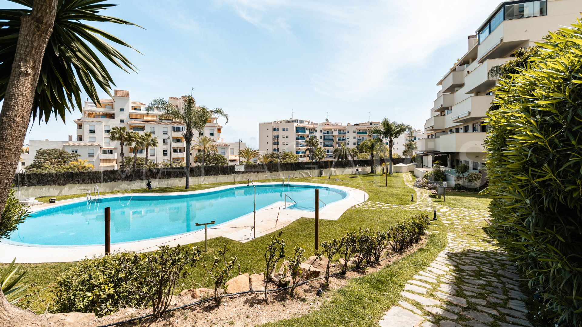 3 bedrooms apartment in Estepona Town for sale