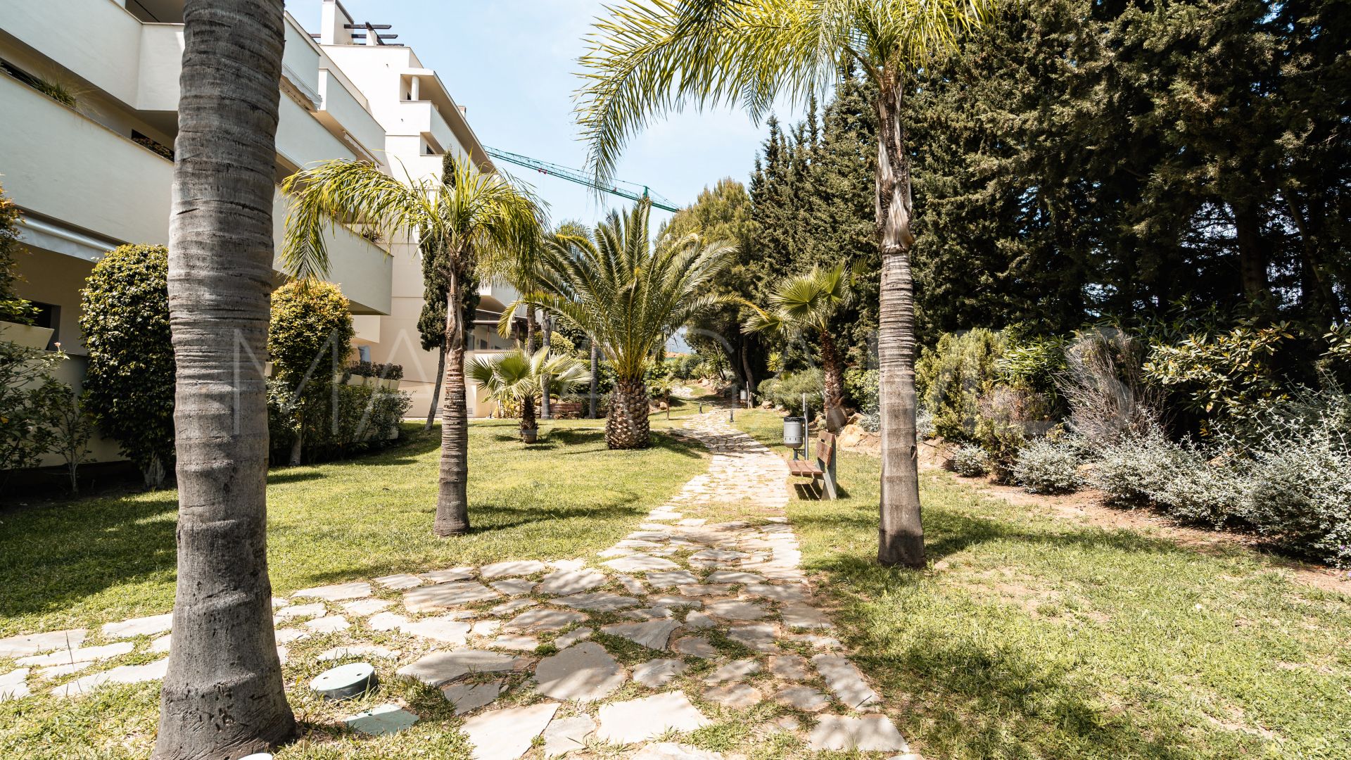 3 bedrooms apartment in Estepona Town for sale