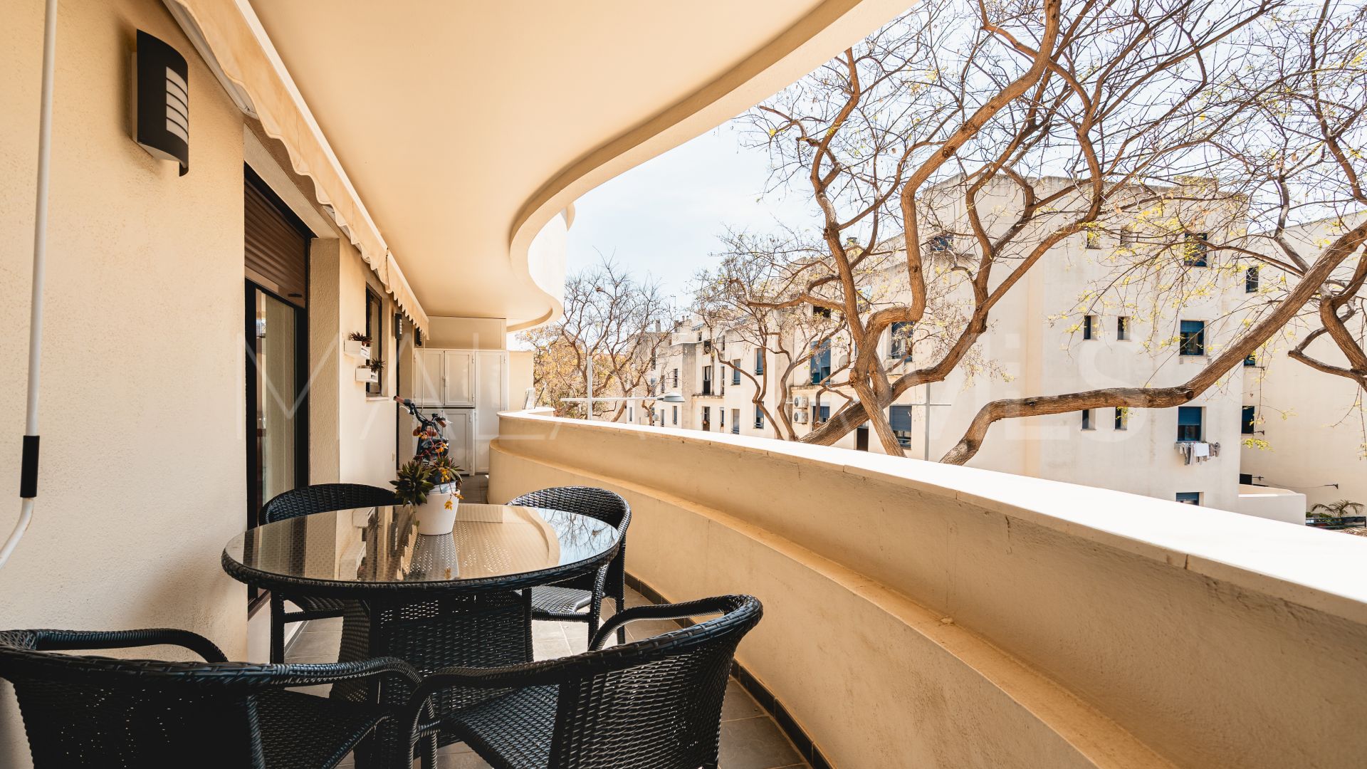 3 bedrooms apartment in Estepona Town for sale