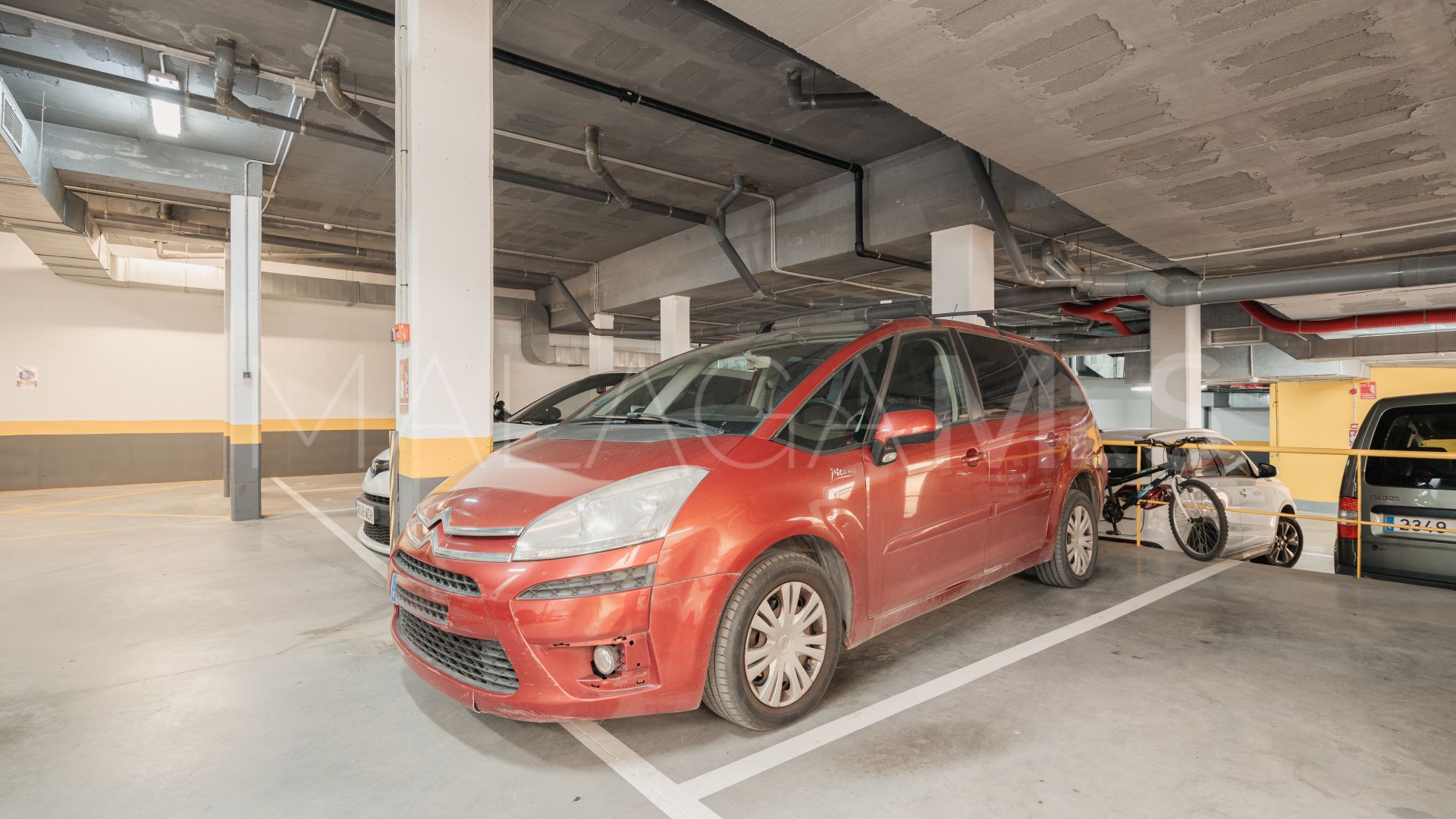 3 bedrooms apartment in Estepona Town for sale