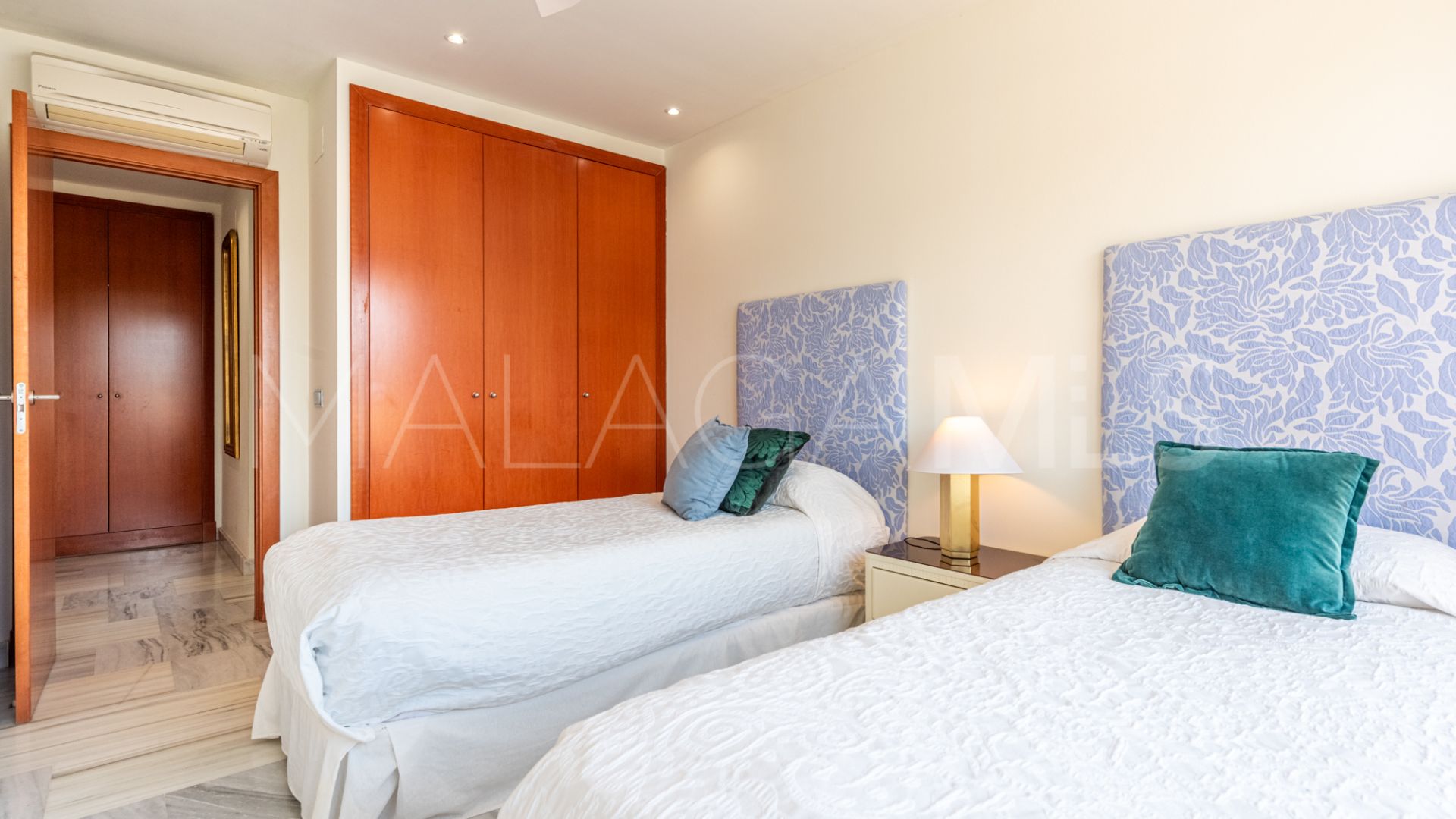 Se vende apartamento in Benahavis with 2 bedrooms