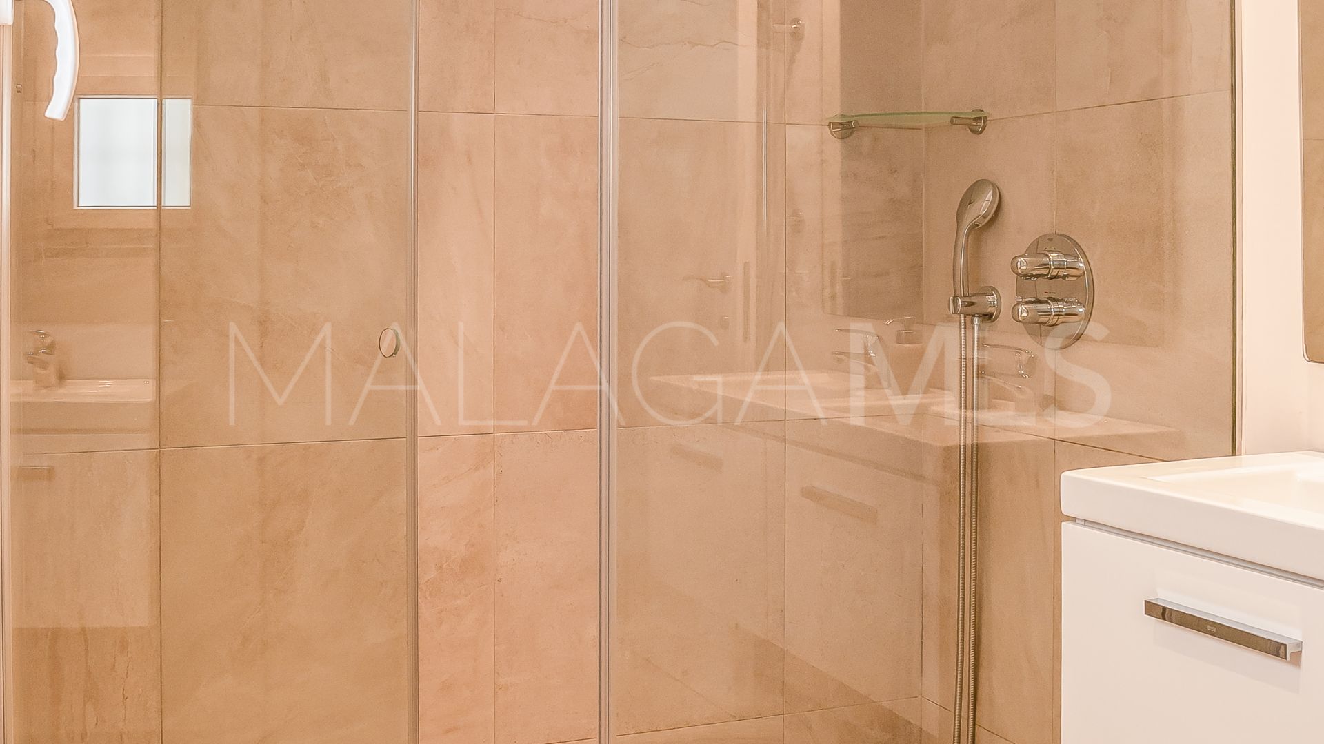 Lägenhet for sale in Playas del Duque