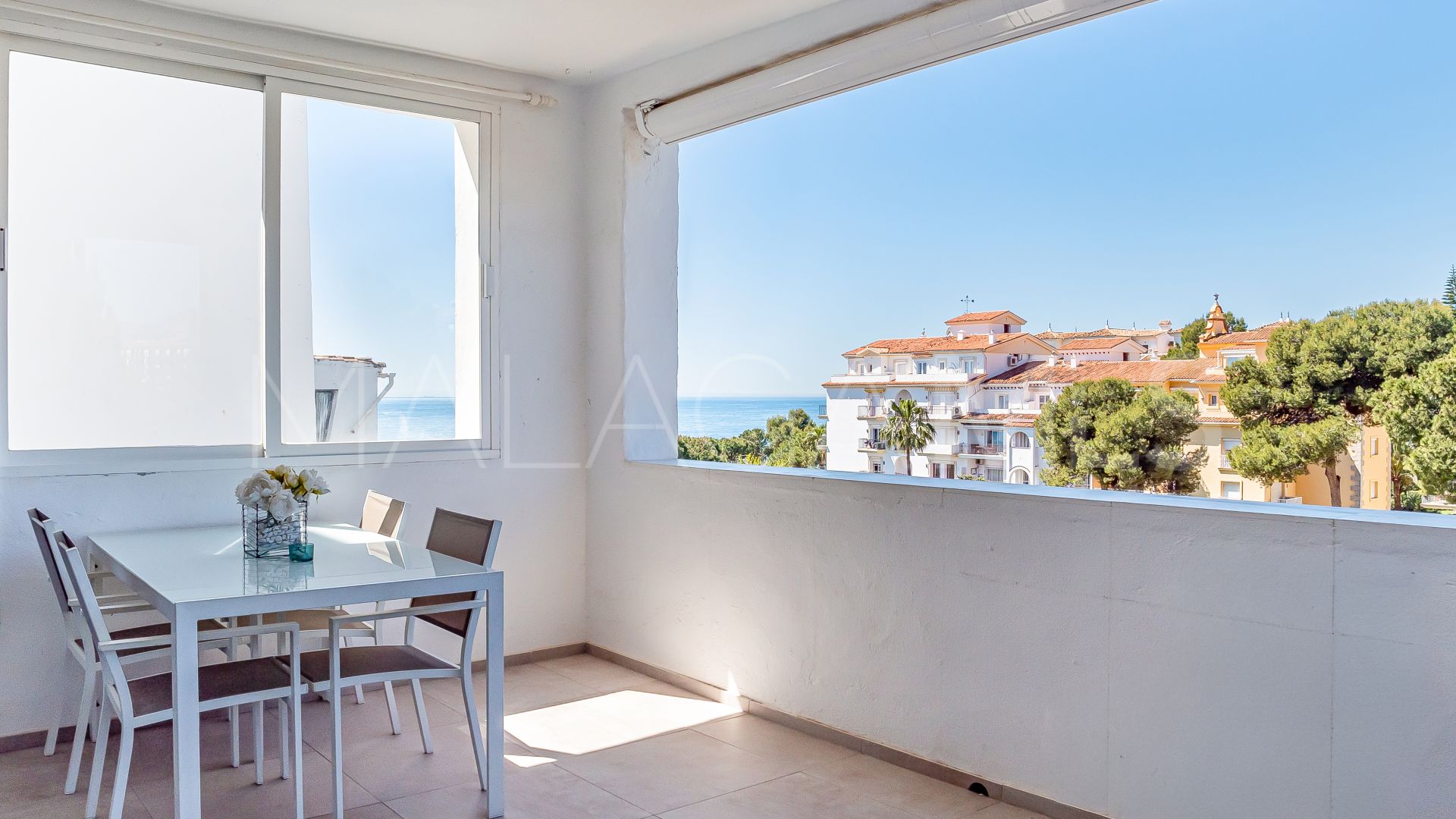 Lägenhet for sale in Playas del Duque