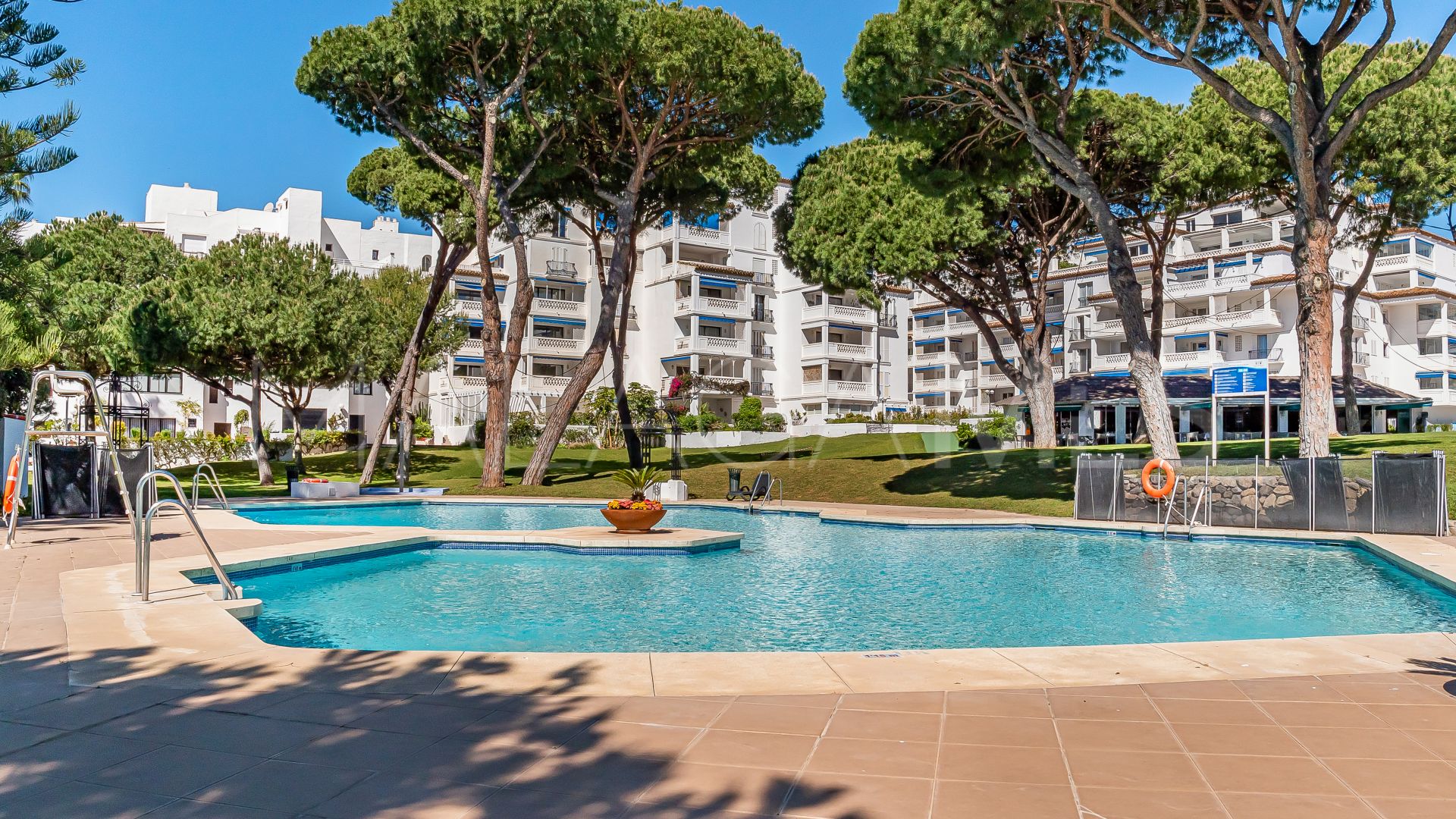 Lägenhet for sale in Playas del Duque