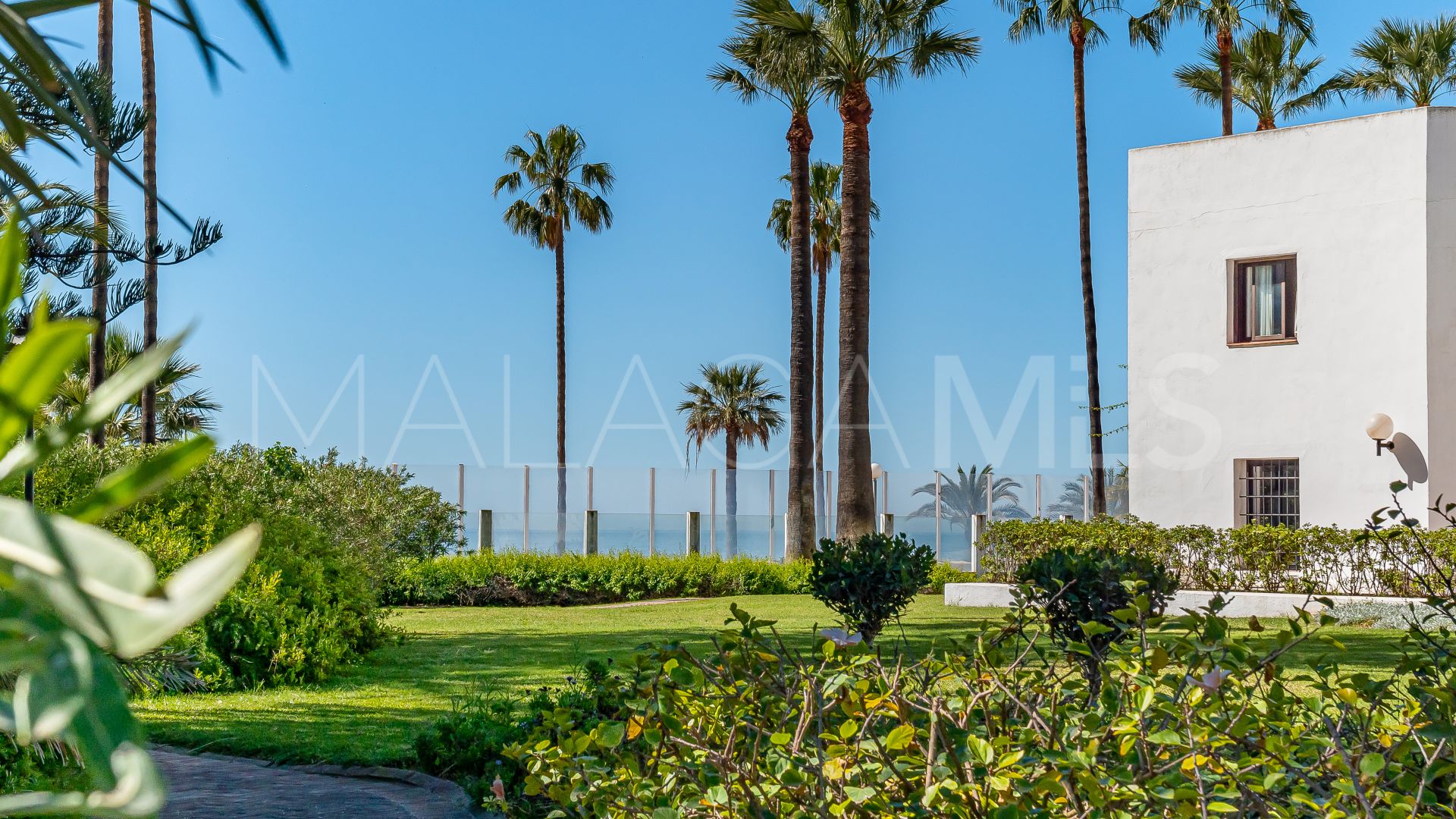 Lägenhet for sale in Playas del Duque