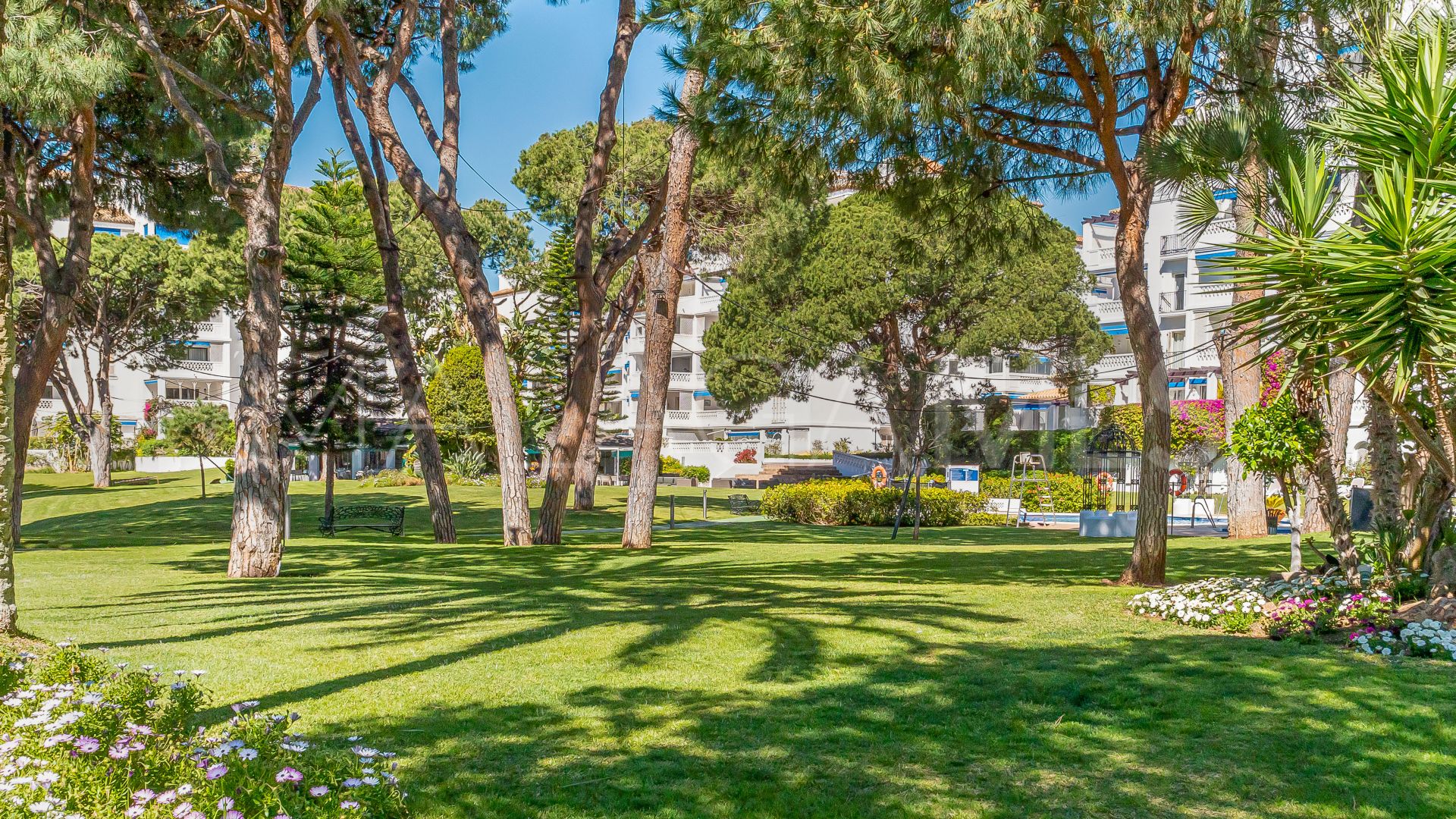 Lägenhet for sale in Playas del Duque