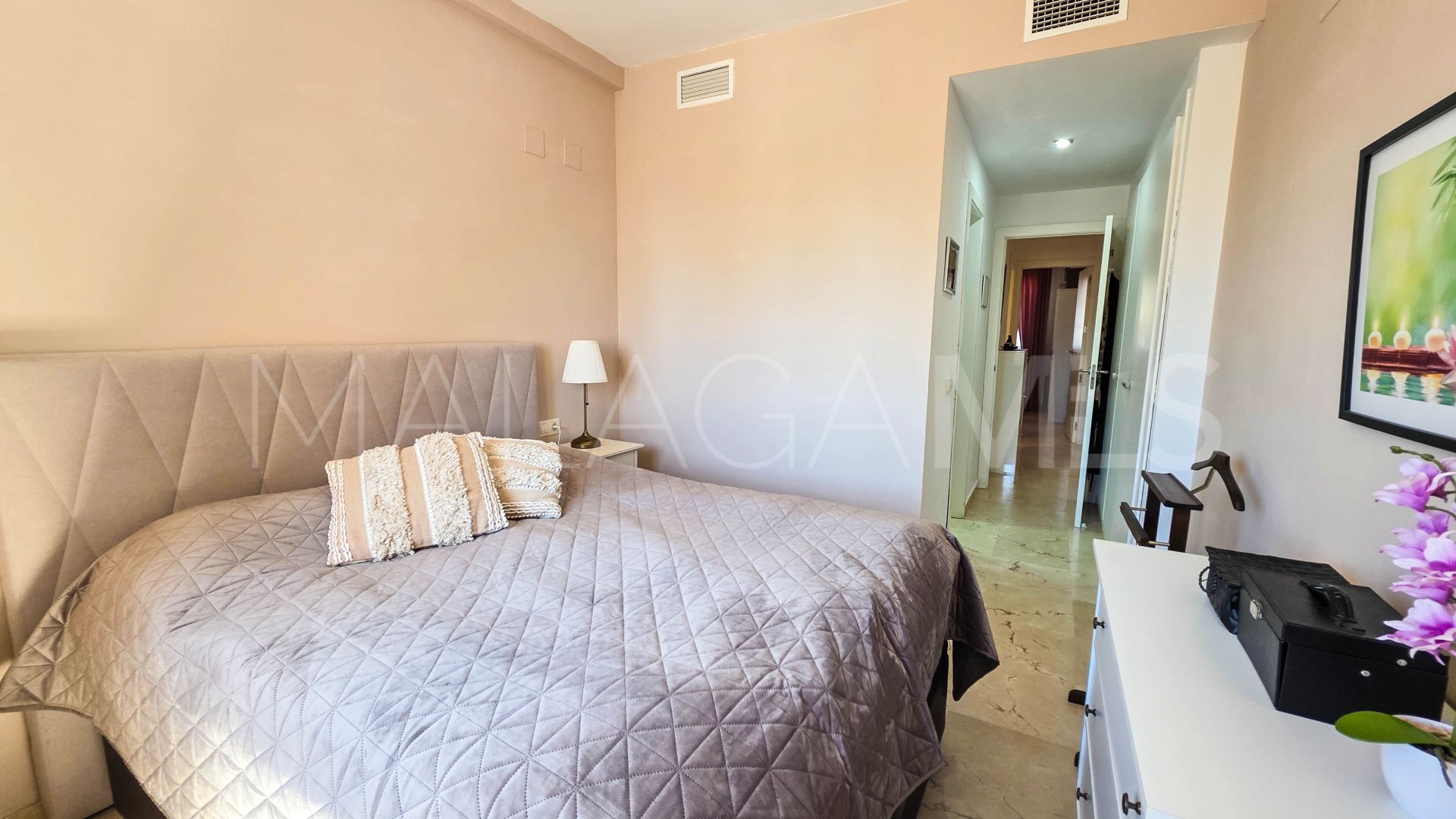 Markplanslägenhet for sale in Bahia de Casares