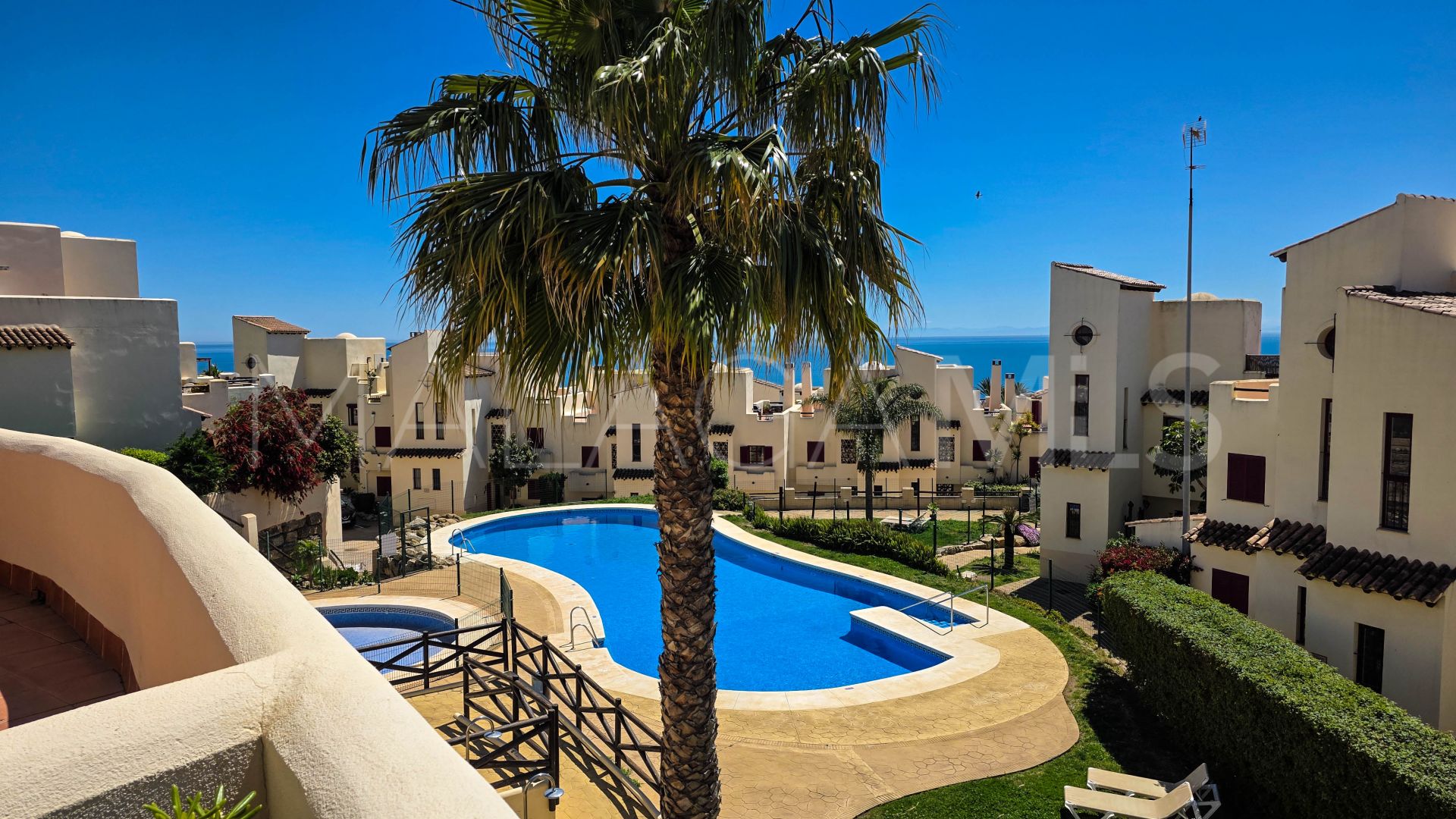 Markplanslägenhet for sale in Bahia de Casares