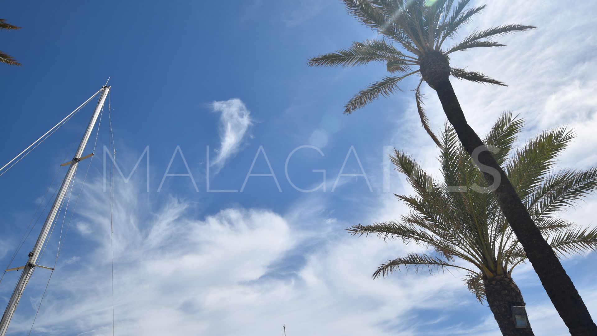 Markplanslägenhet for sale in Bahia de Casares