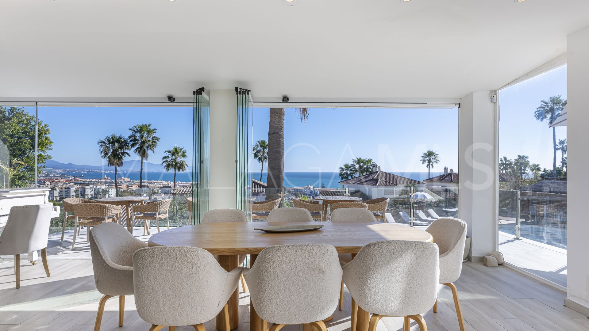 Villa for sale in La Duquesa