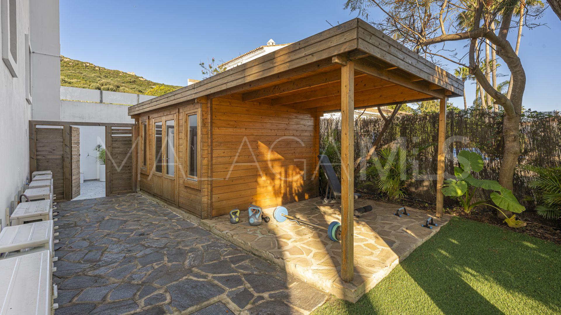 Villa for sale in La Duquesa