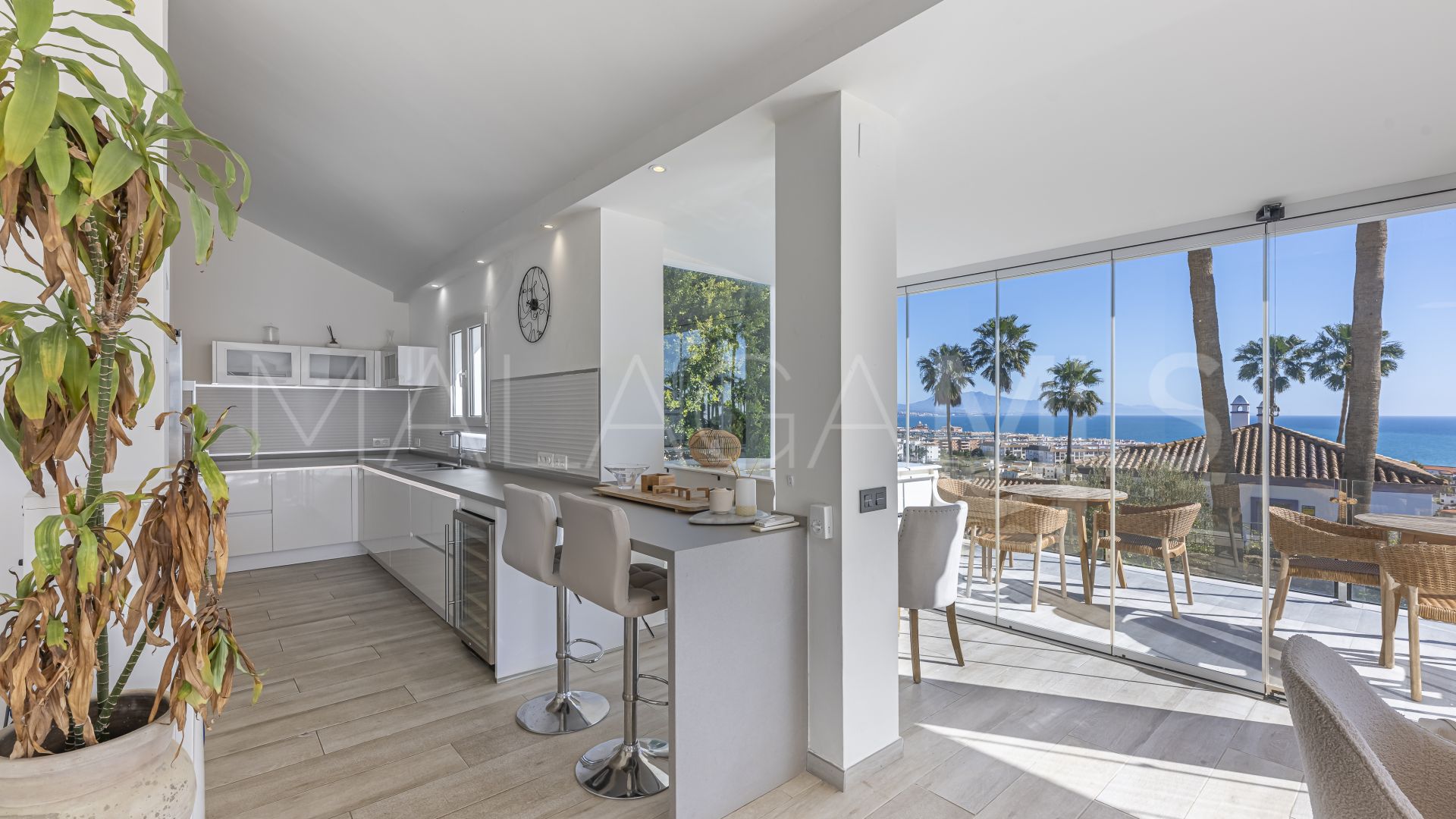 Villa for sale in La Duquesa