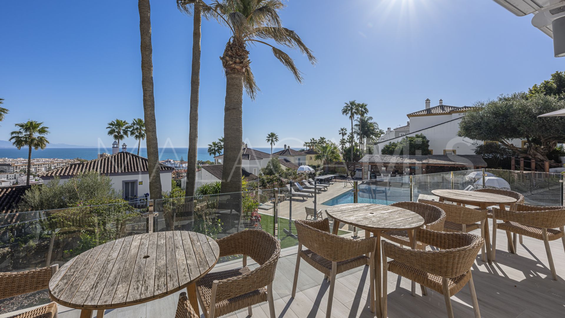 Villa for sale in La Duquesa