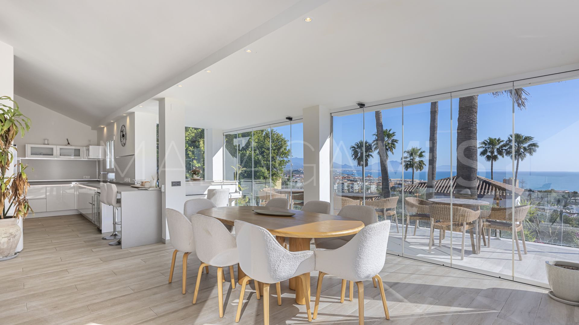 Villa for sale in La Duquesa