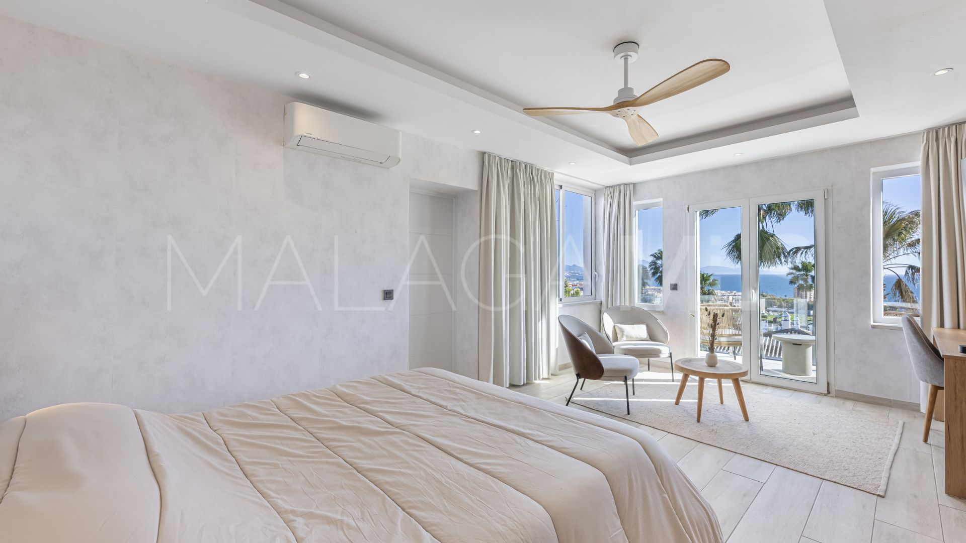 Villa for sale in La Duquesa