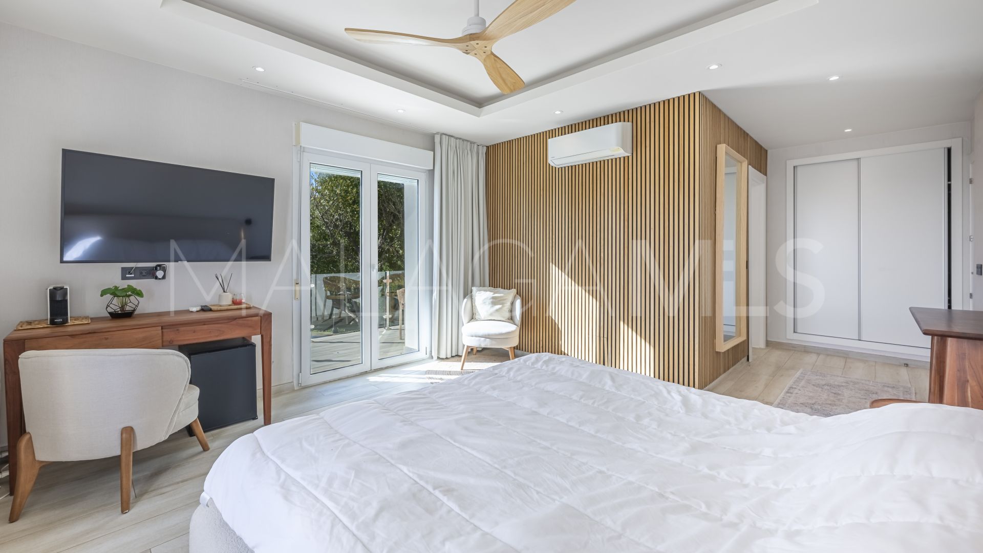 Villa for sale in La Duquesa