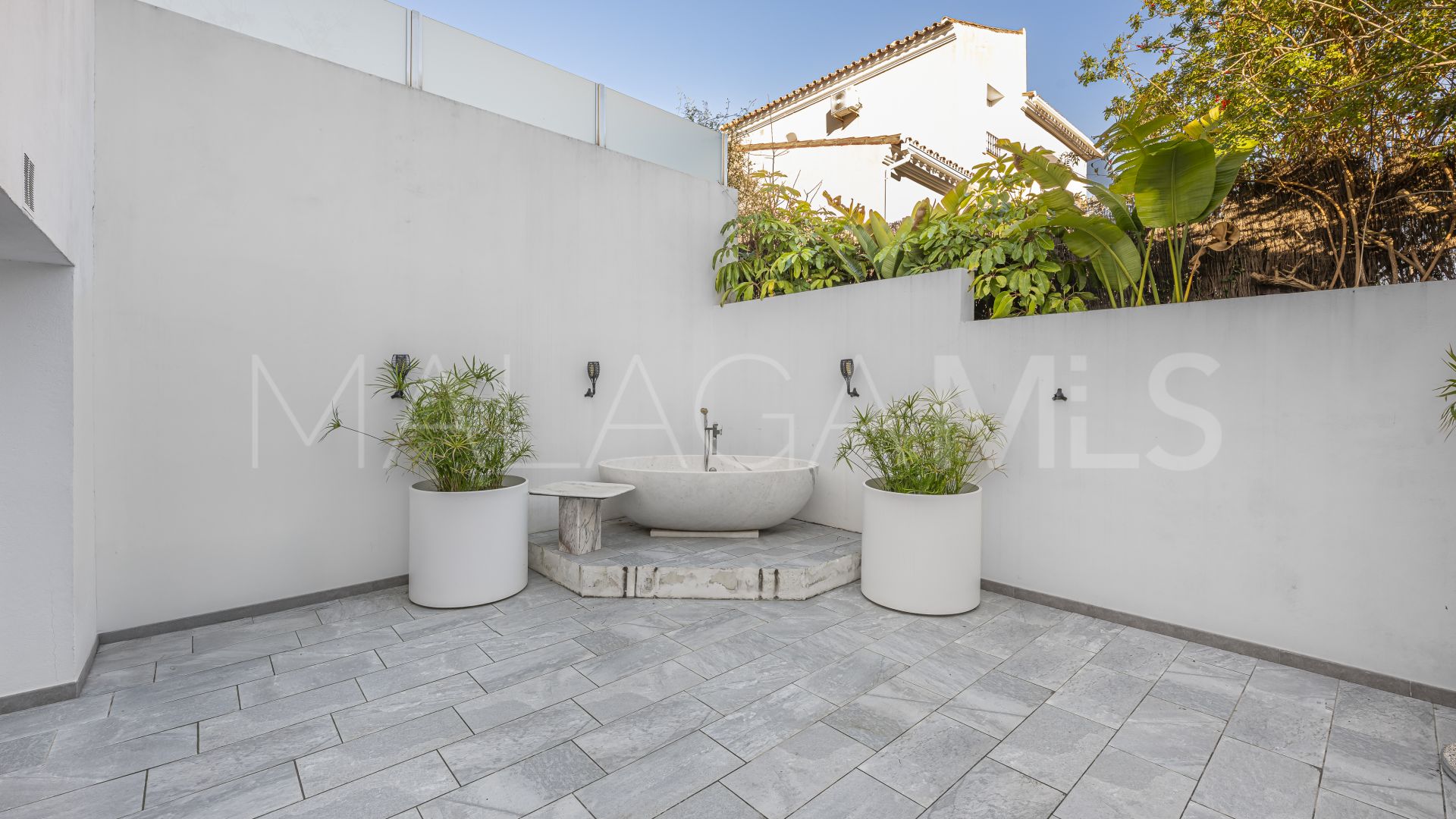 Villa for sale in La Duquesa