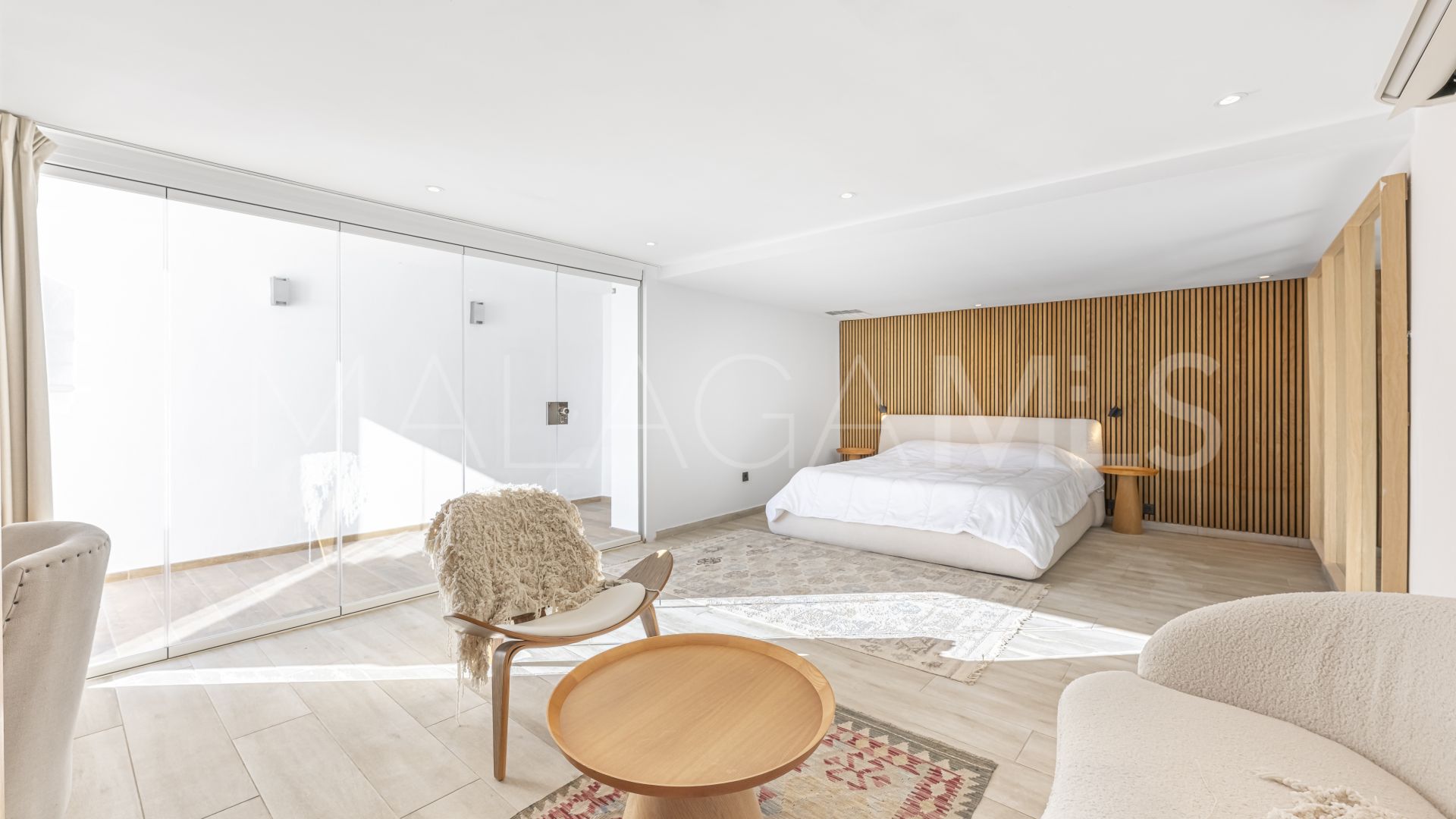 Villa for sale in La Duquesa