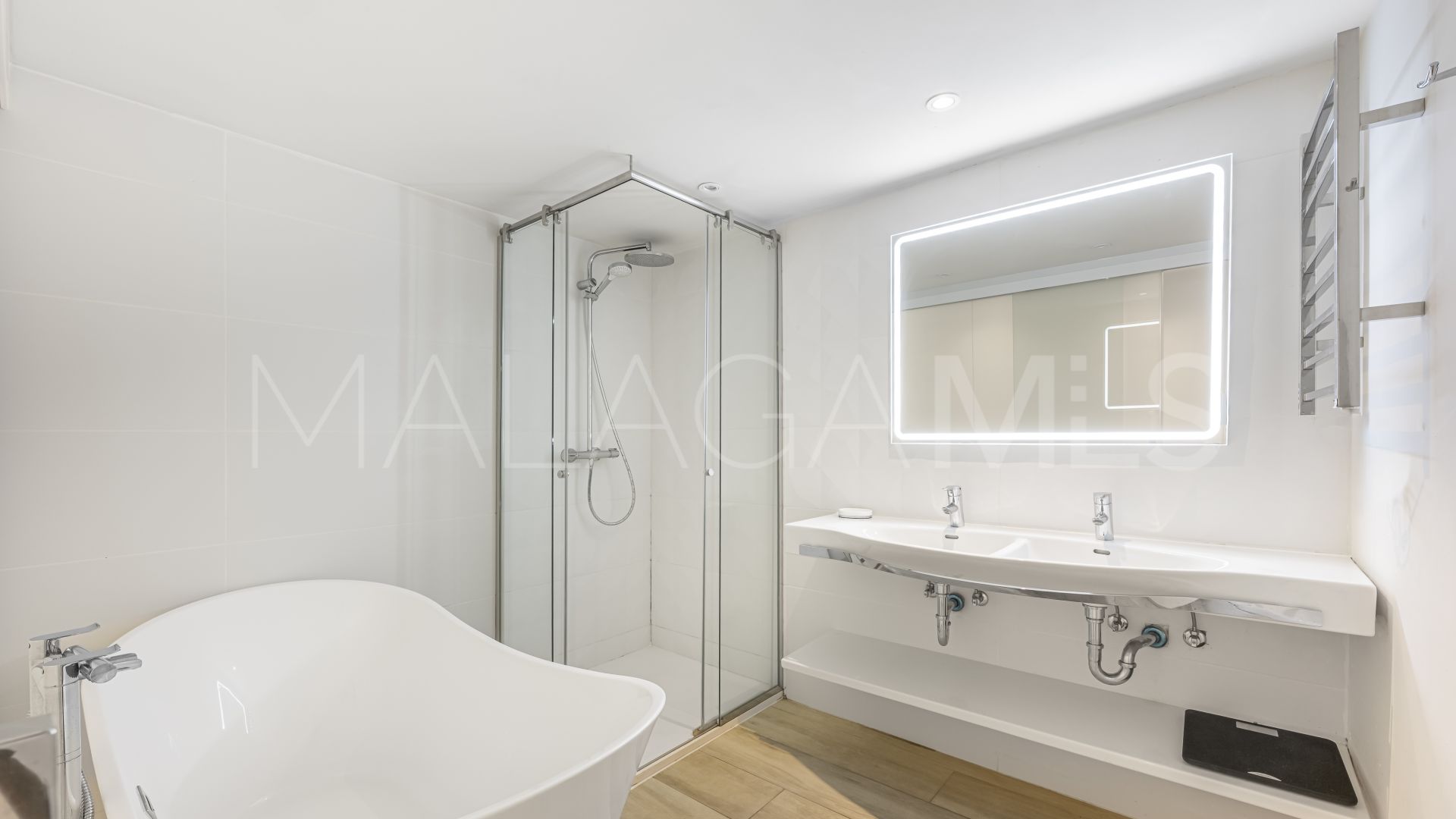 Villa for sale in La Duquesa