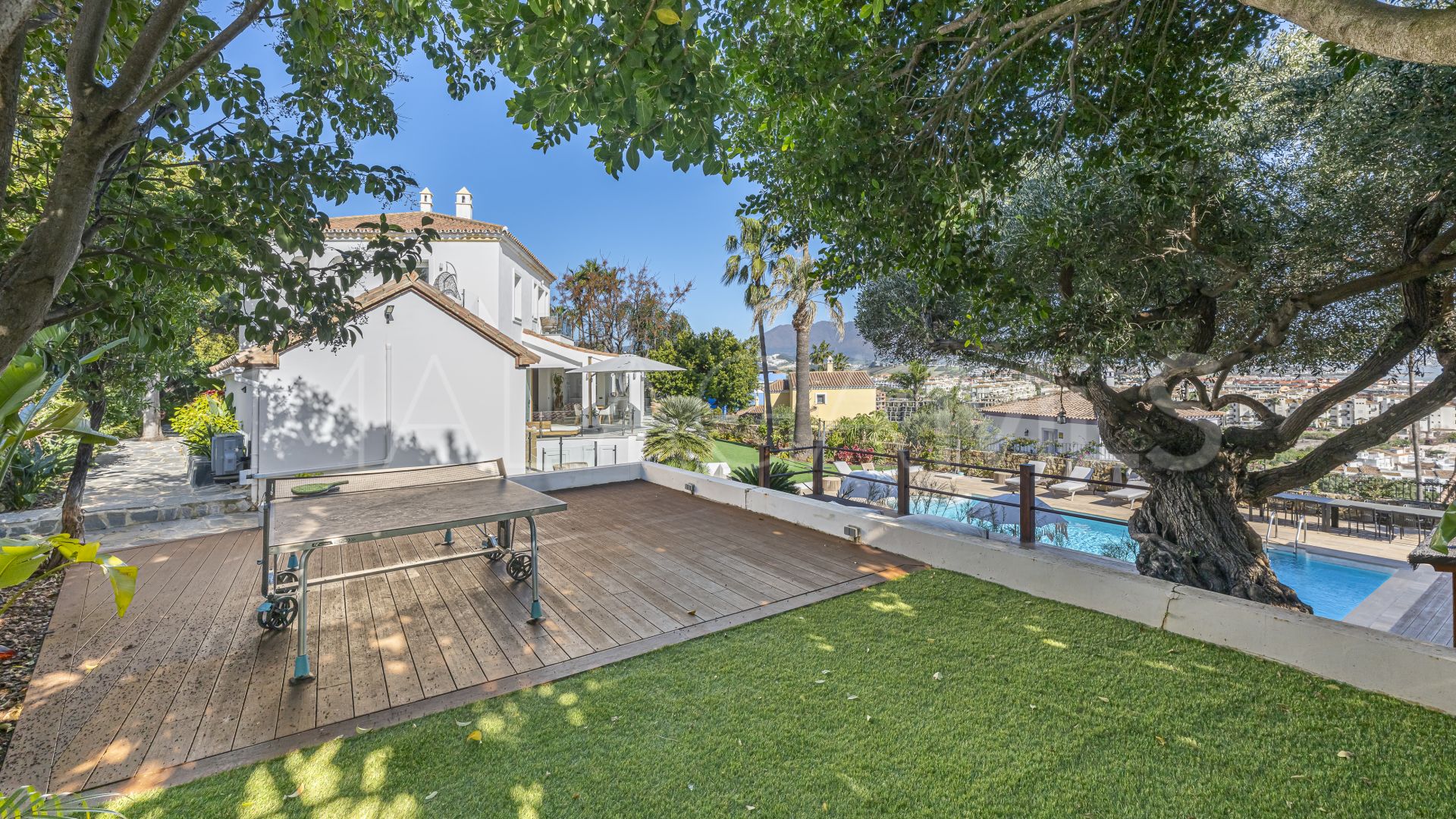 Villa for sale in La Duquesa