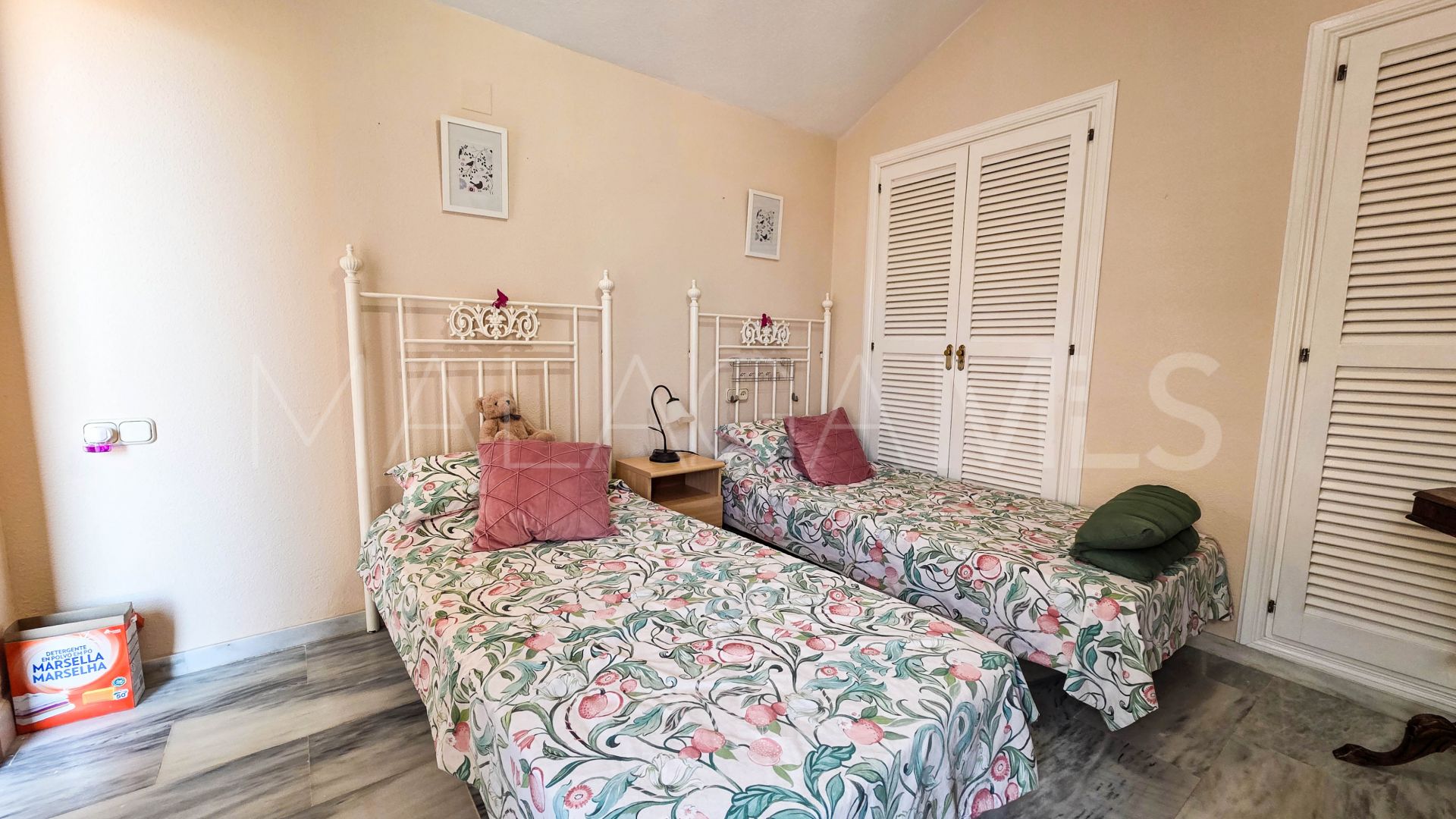 For sale duplex penthouse in La Duquesa