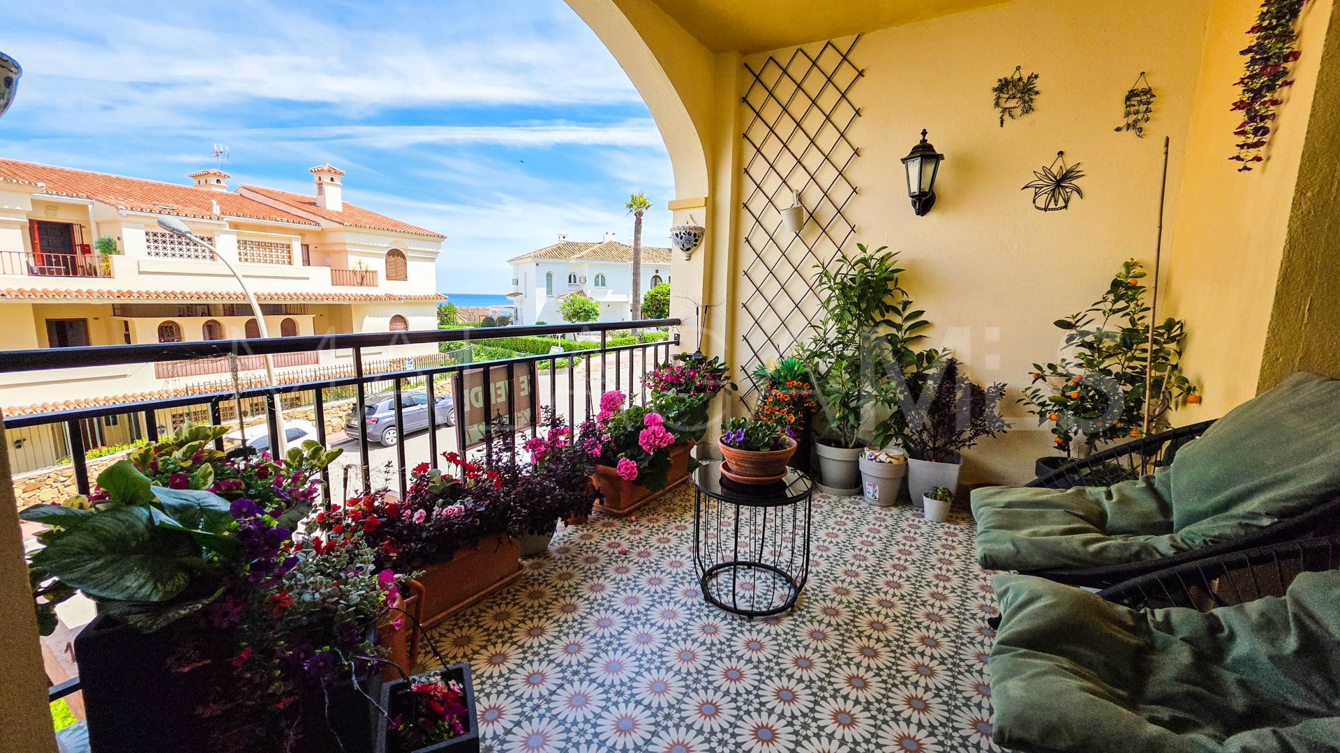 For sale duplex penthouse in La Duquesa