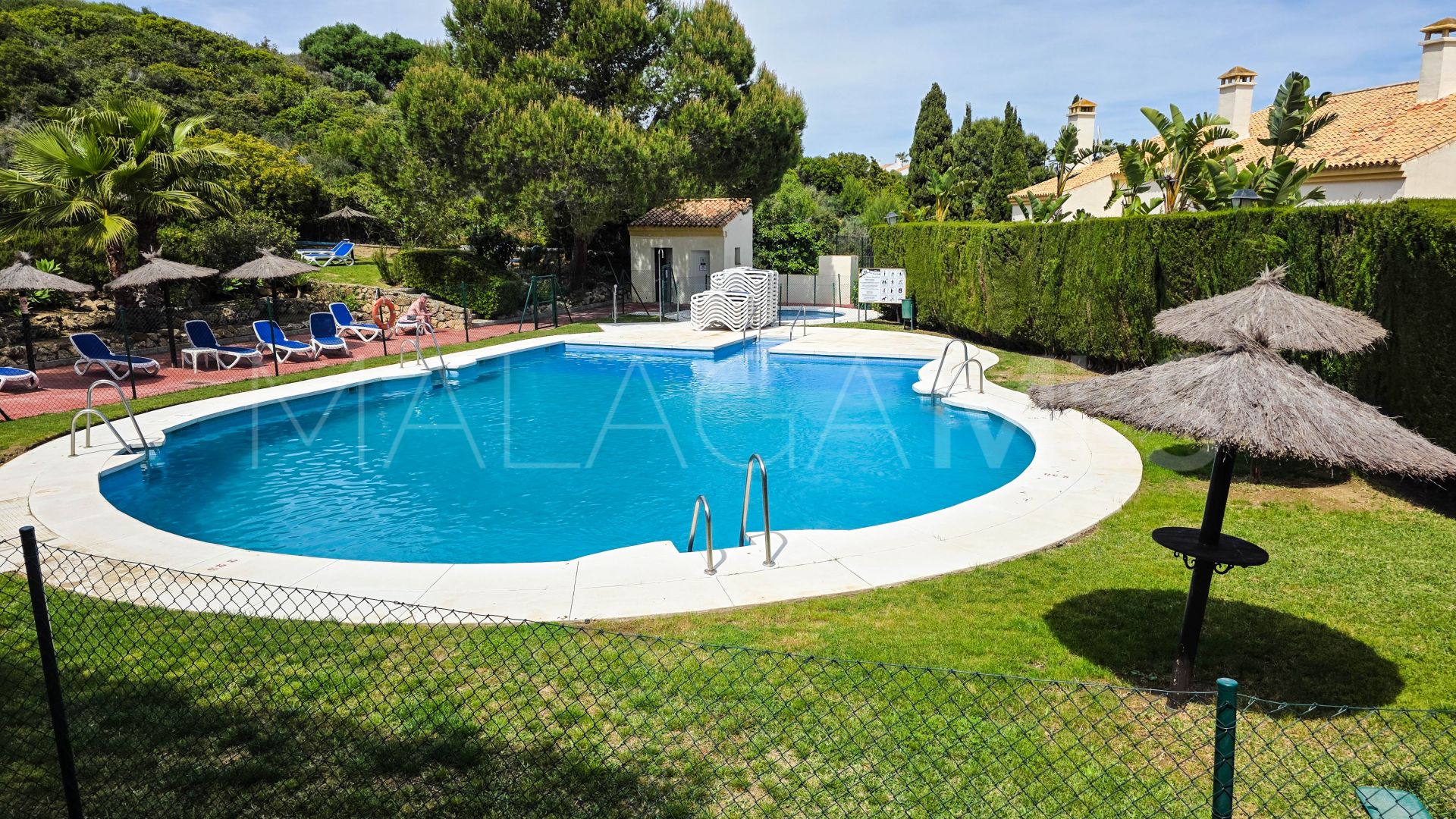 For sale duplex penthouse in La Duquesa