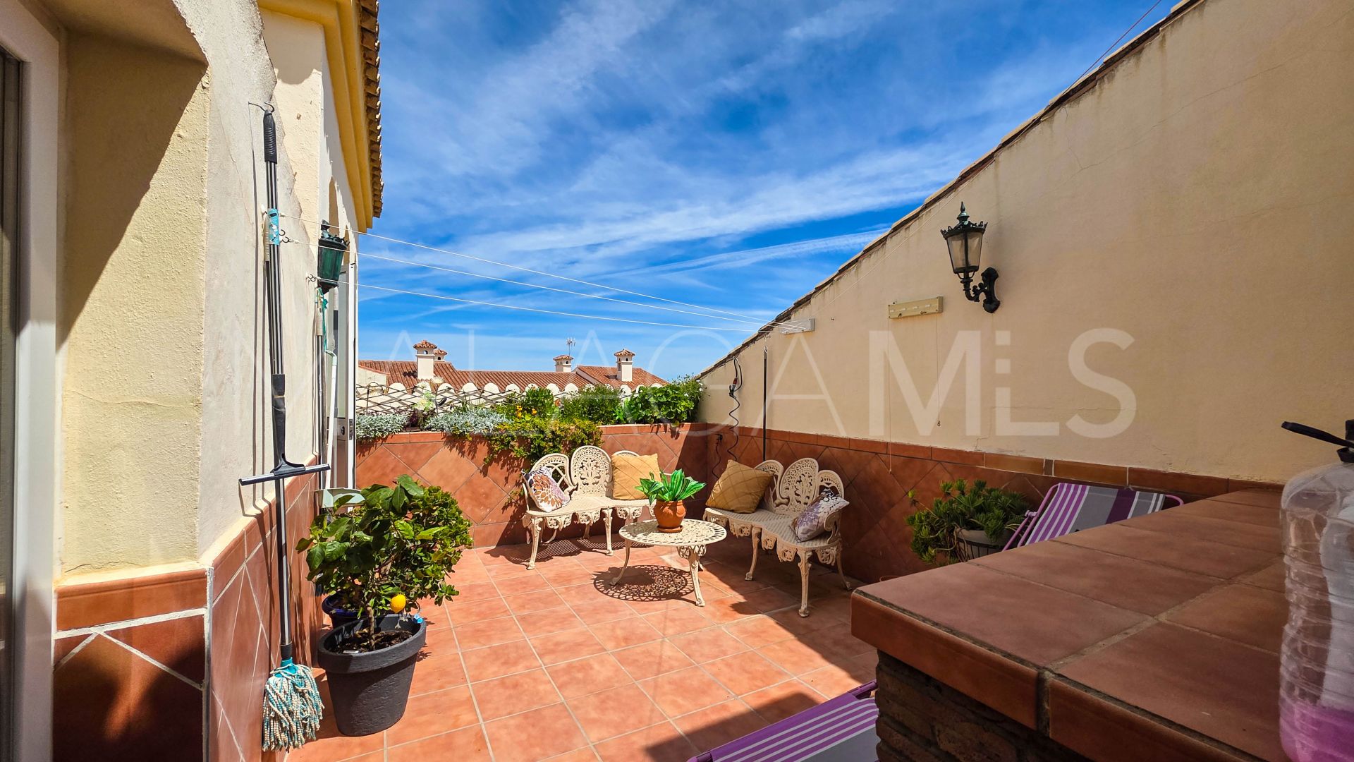 For sale duplex penthouse in La Duquesa