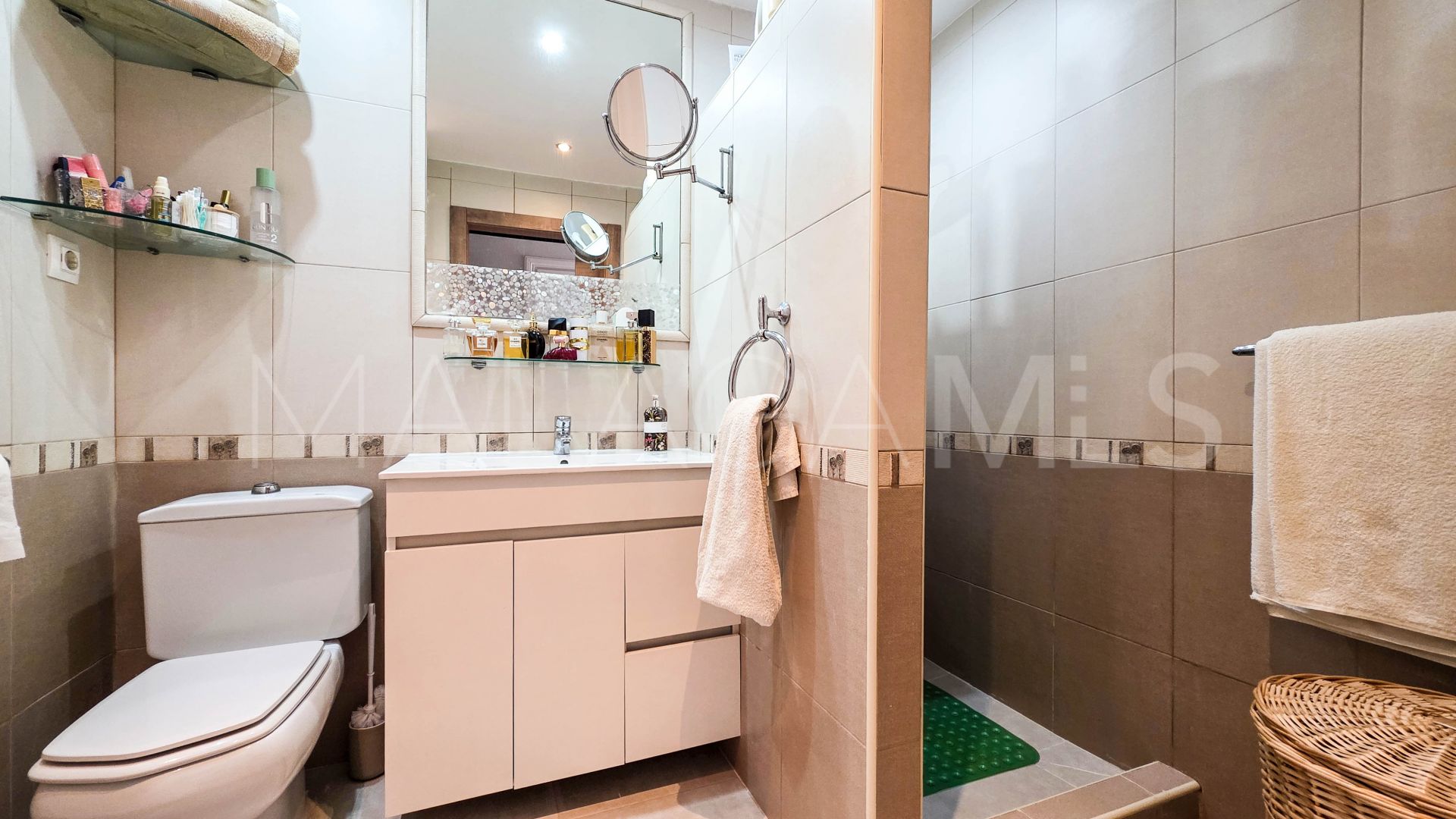 For sale duplex penthouse in La Duquesa