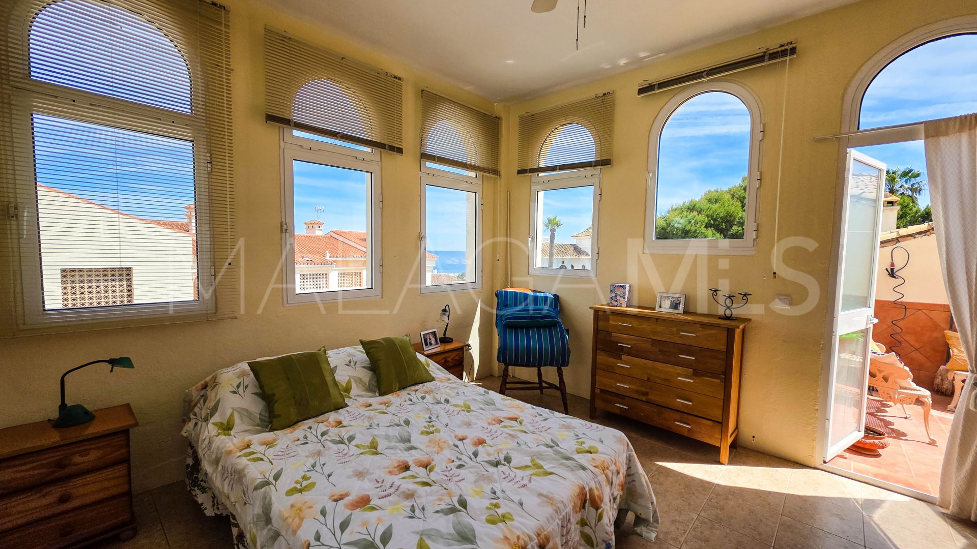 For sale duplex penthouse in La Duquesa