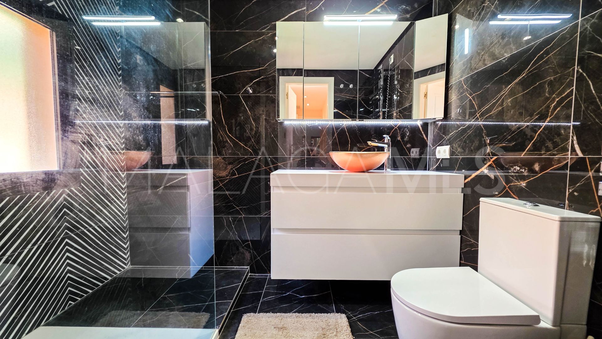 Apartamento for sale in La Duquesa with 3 bedrooms