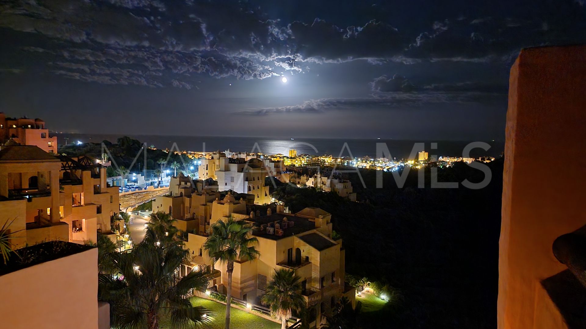 Apartamento for sale in La Duquesa with 3 bedrooms