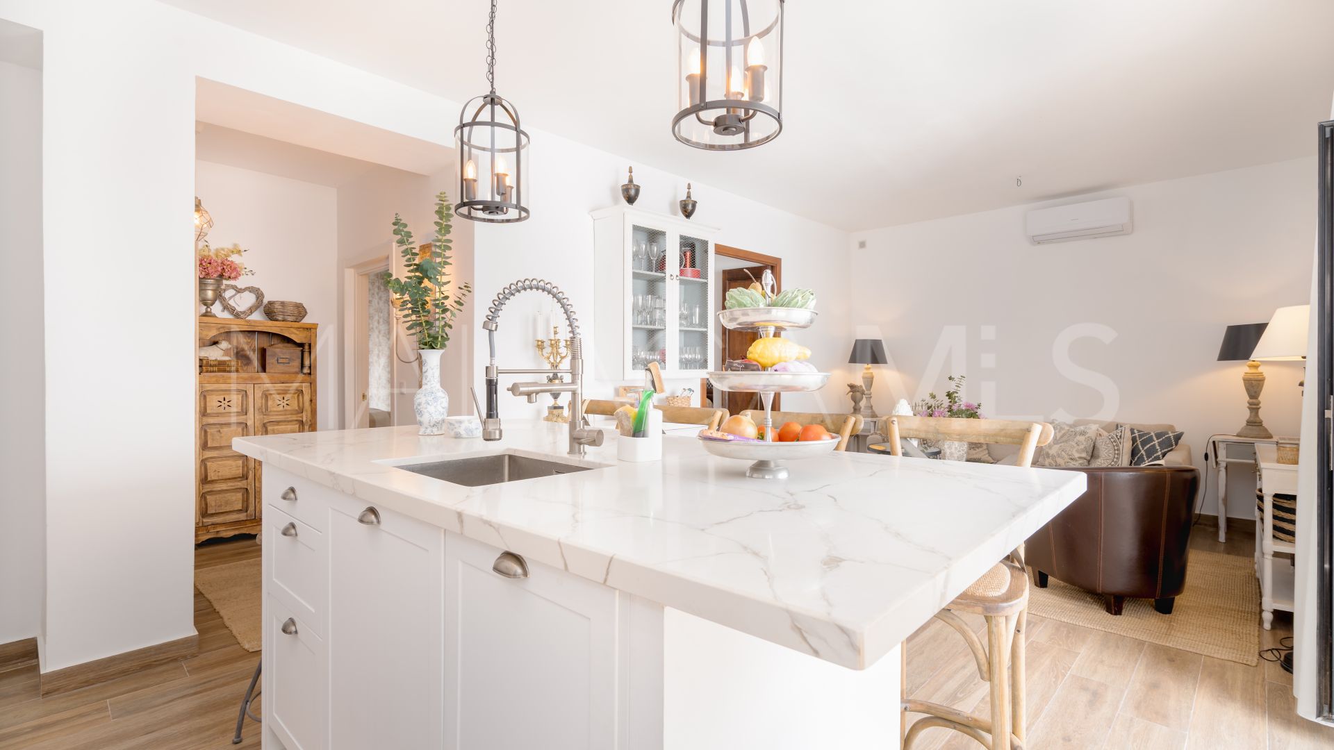 Zweistöckiges penthouse for sale in Estepona Old Town