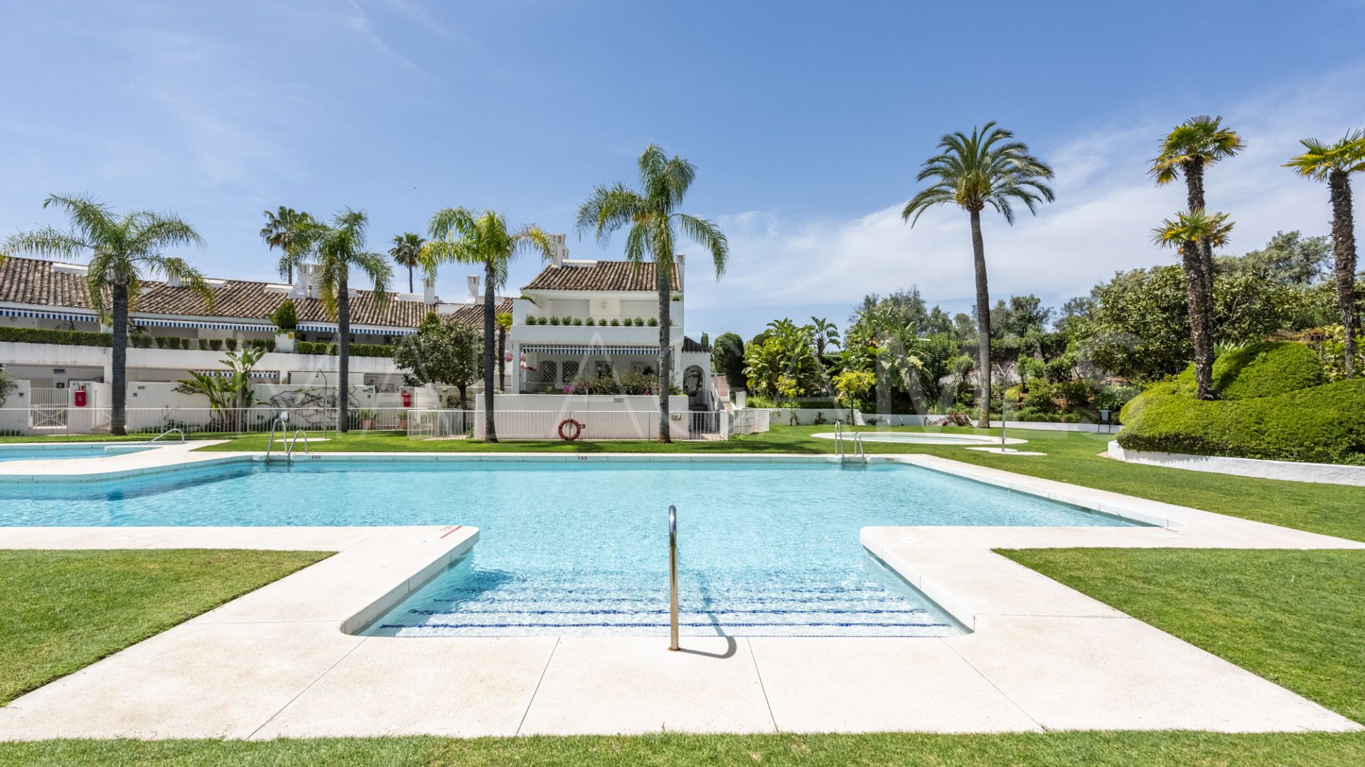 3 bedrooms duplex in Marbella East for sale