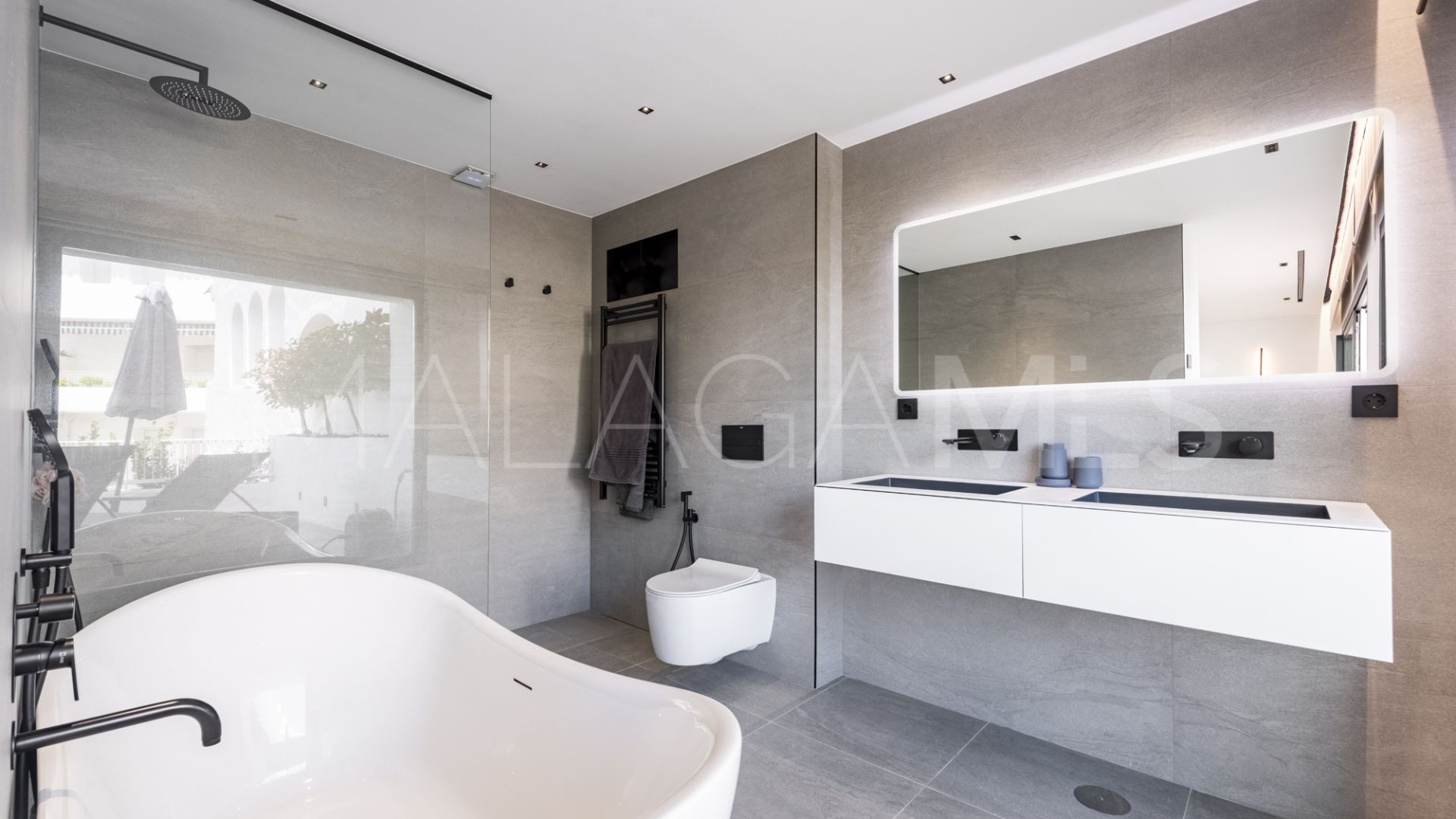 3 bedrooms duplex in Marbella East for sale