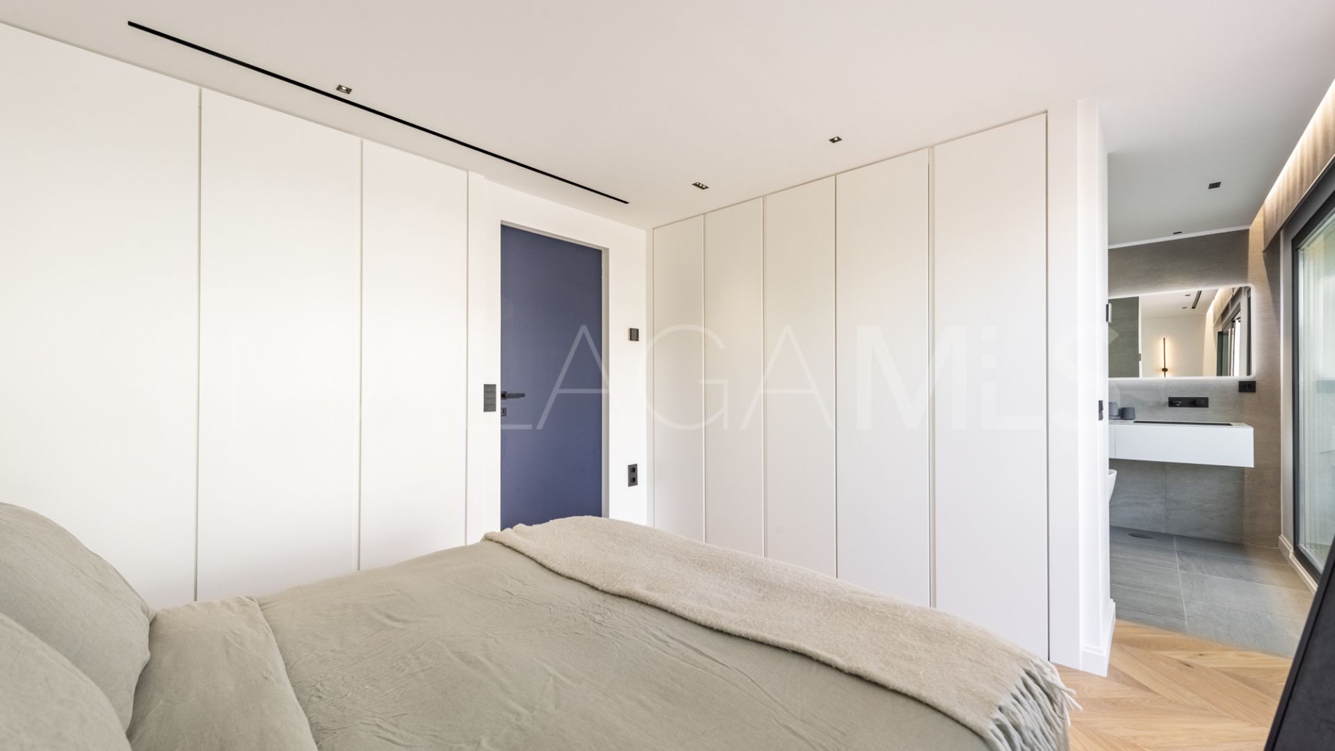 3 bedrooms duplex in Marbella East for sale