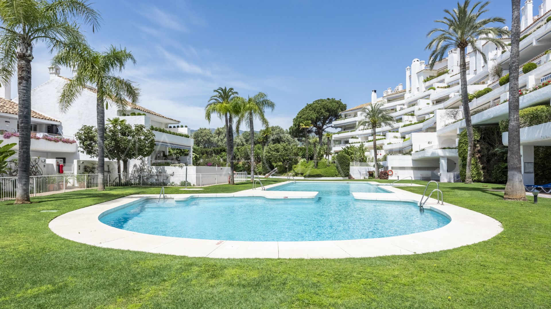 3 bedrooms duplex in Marbella East for sale