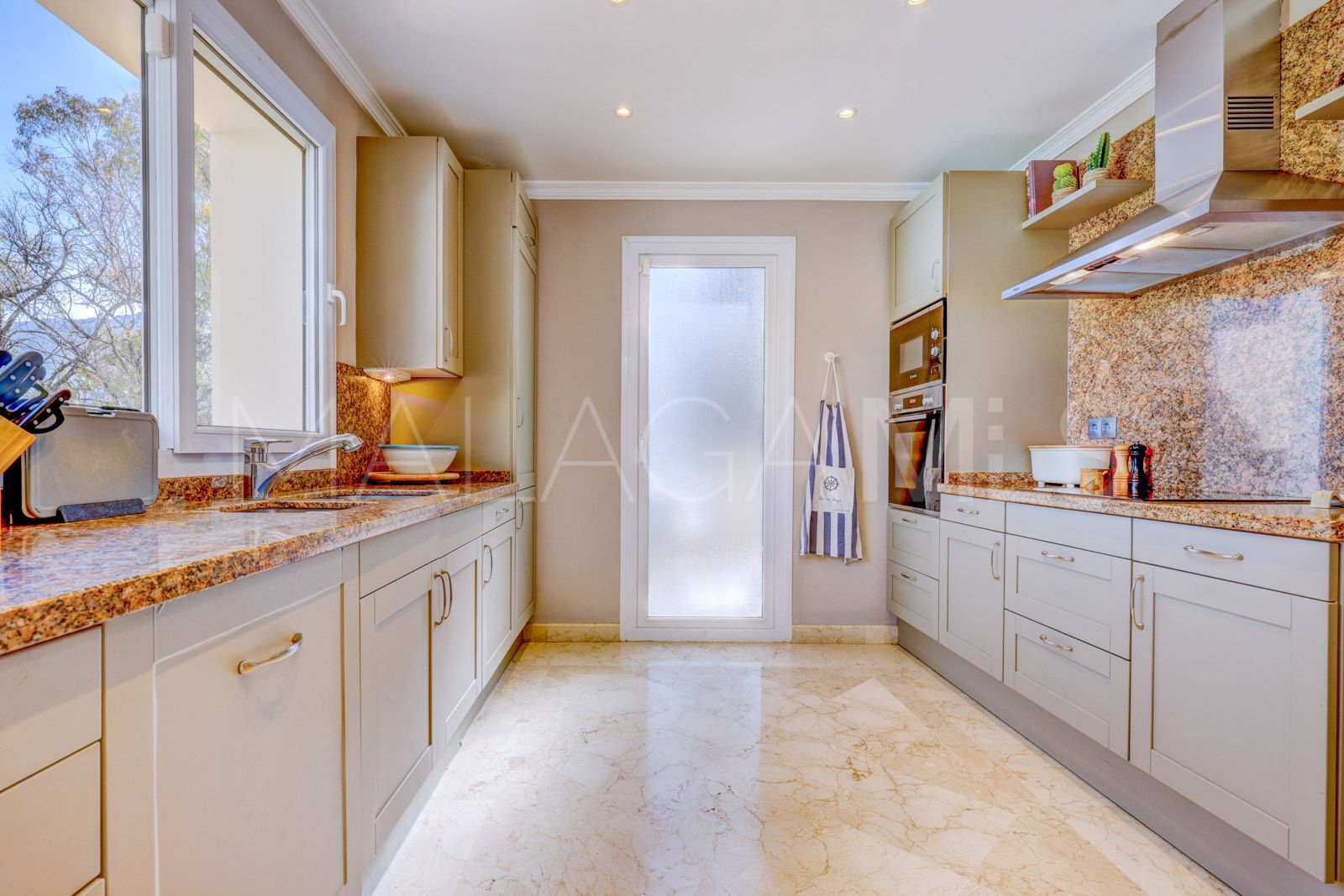 Buy duplex penthouse in Las Alamandas