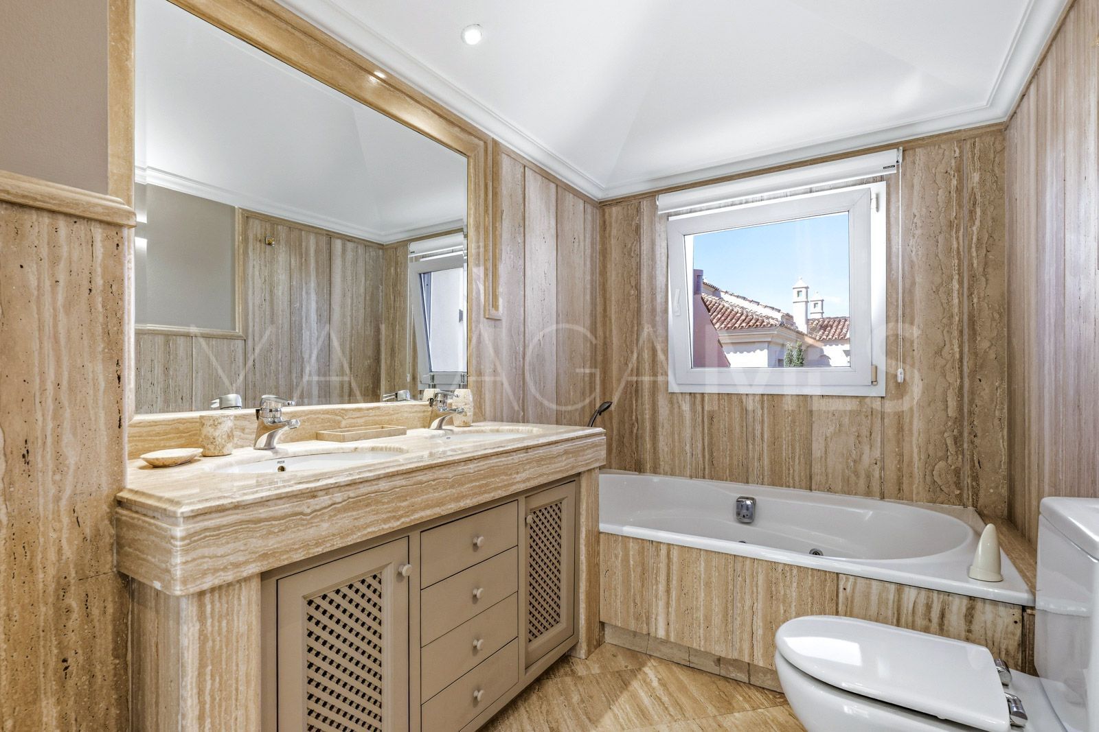 Buy duplex penthouse in Las Alamandas