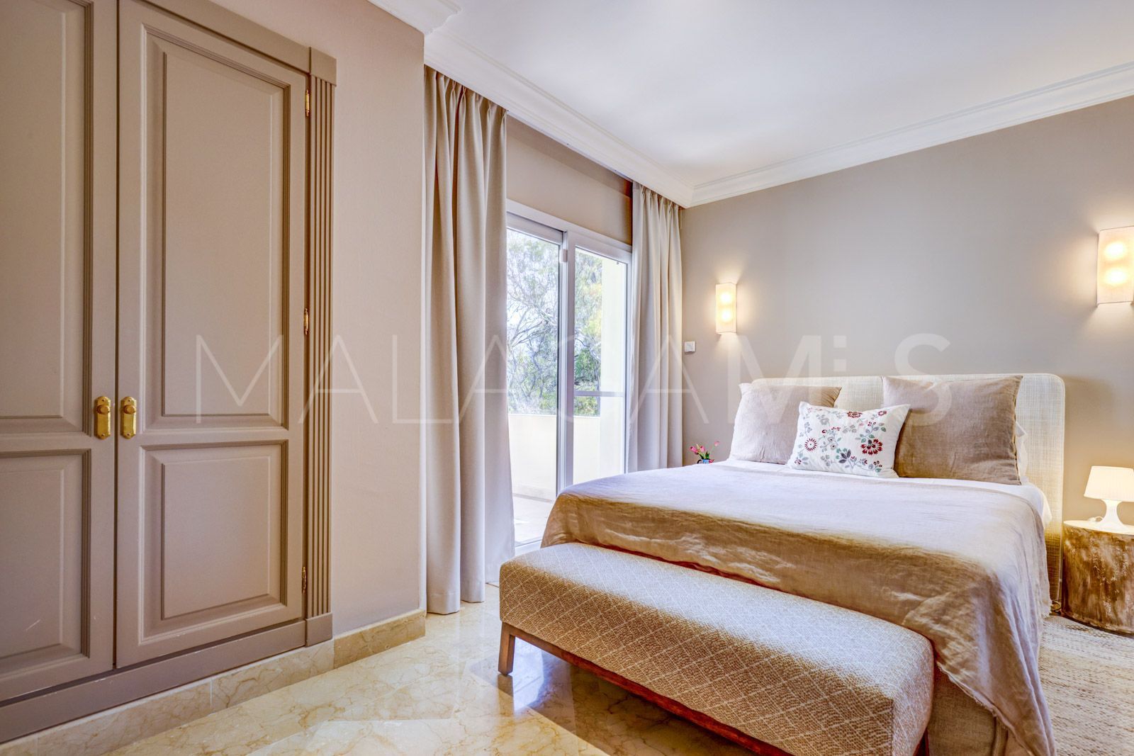 Buy duplex penthouse in Las Alamandas